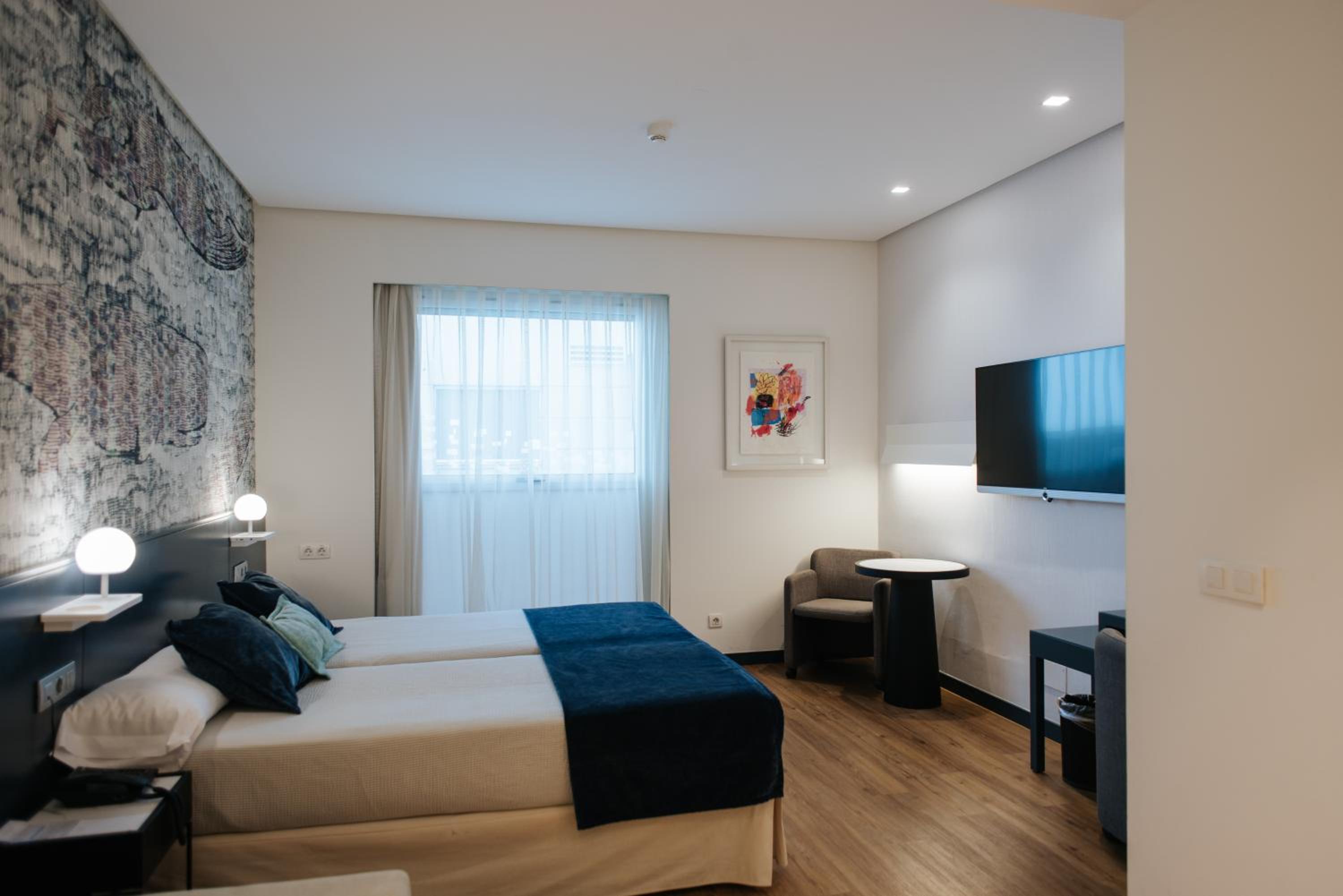 Double or Twin Room - Photo 10