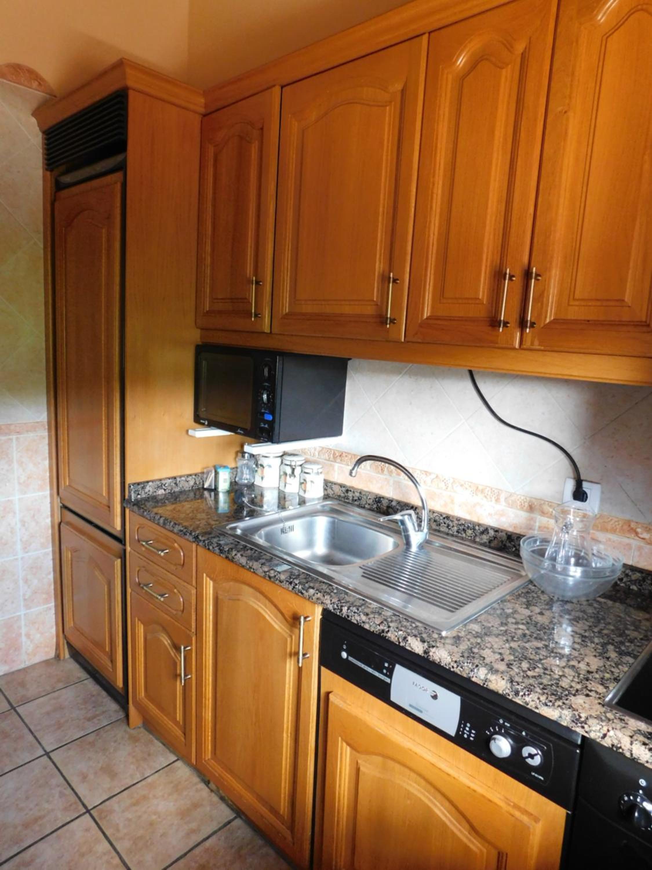 Four-Bedroom House photo 2