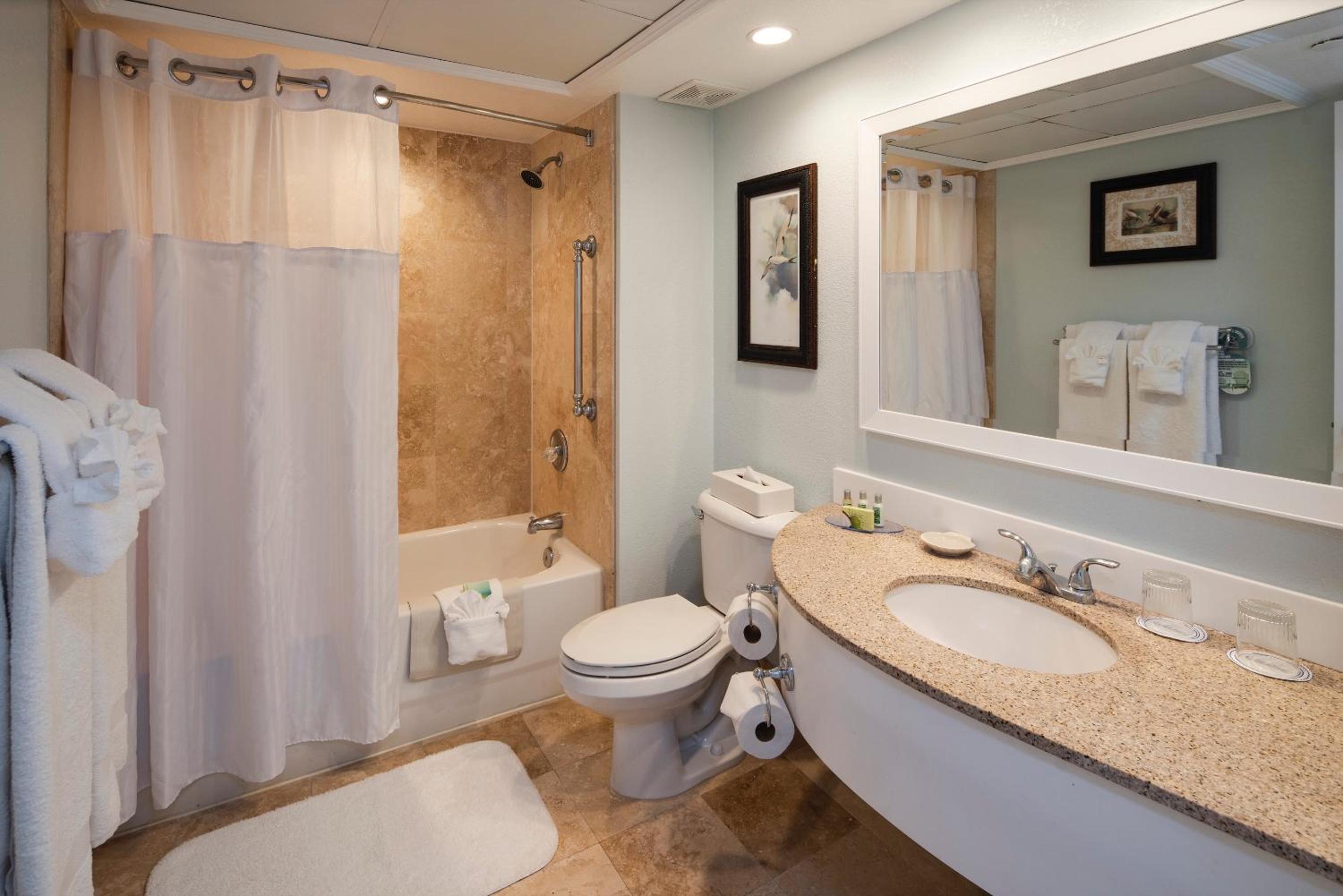 Suite with Balcony - Photo 5