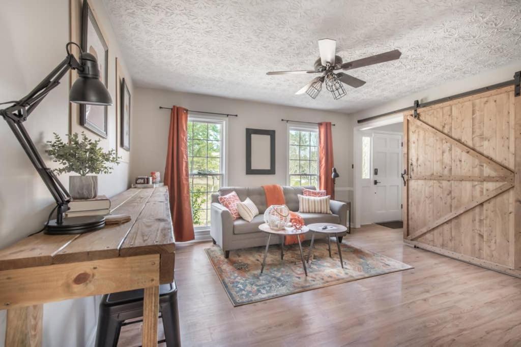 Five-Bedroom House photo 1