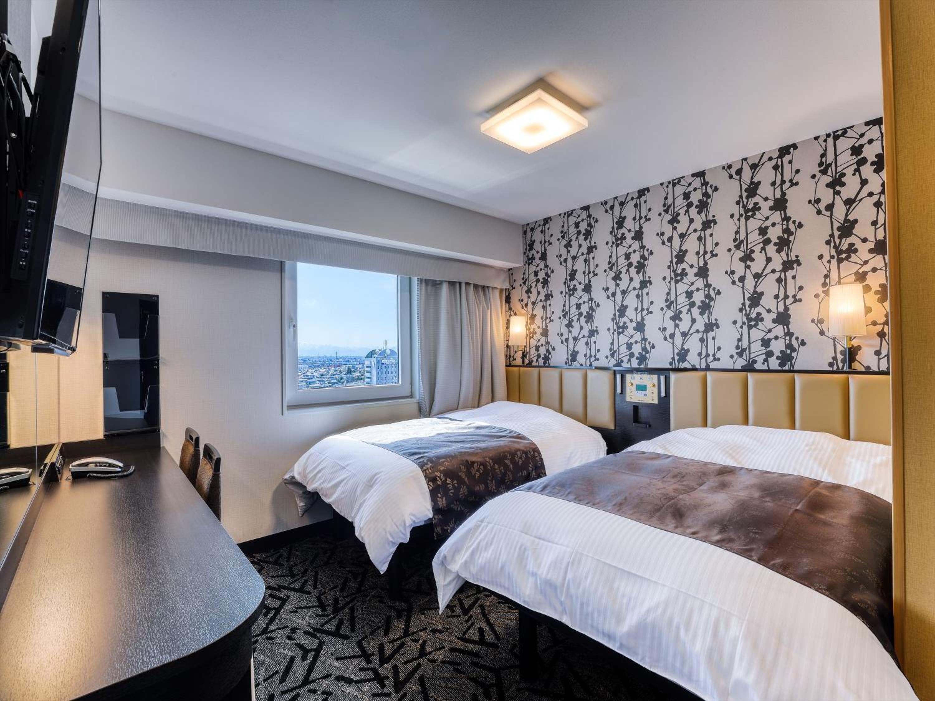 Standard Twin Room - Photo 6
