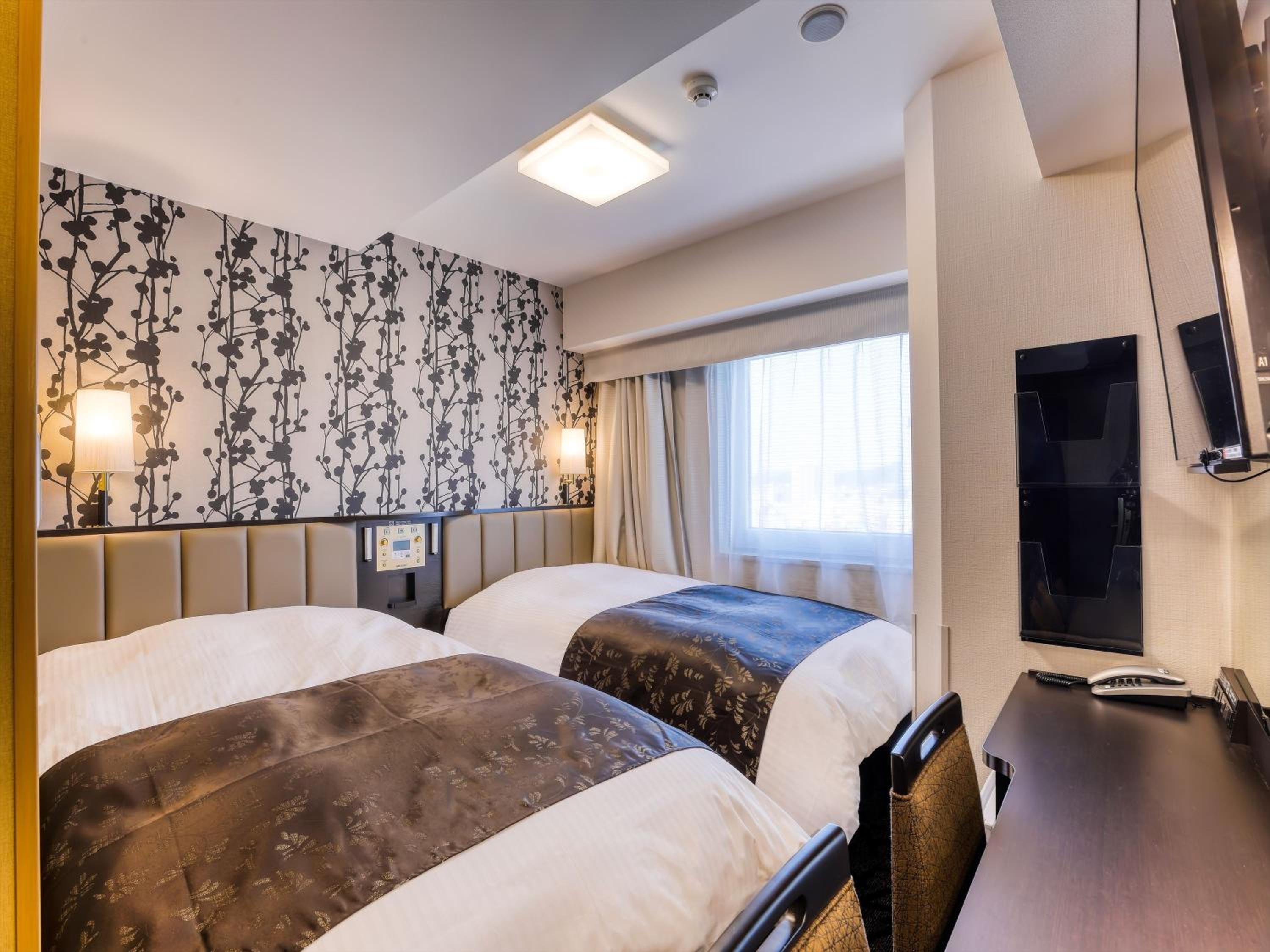 Small Twin Room - Photo 1