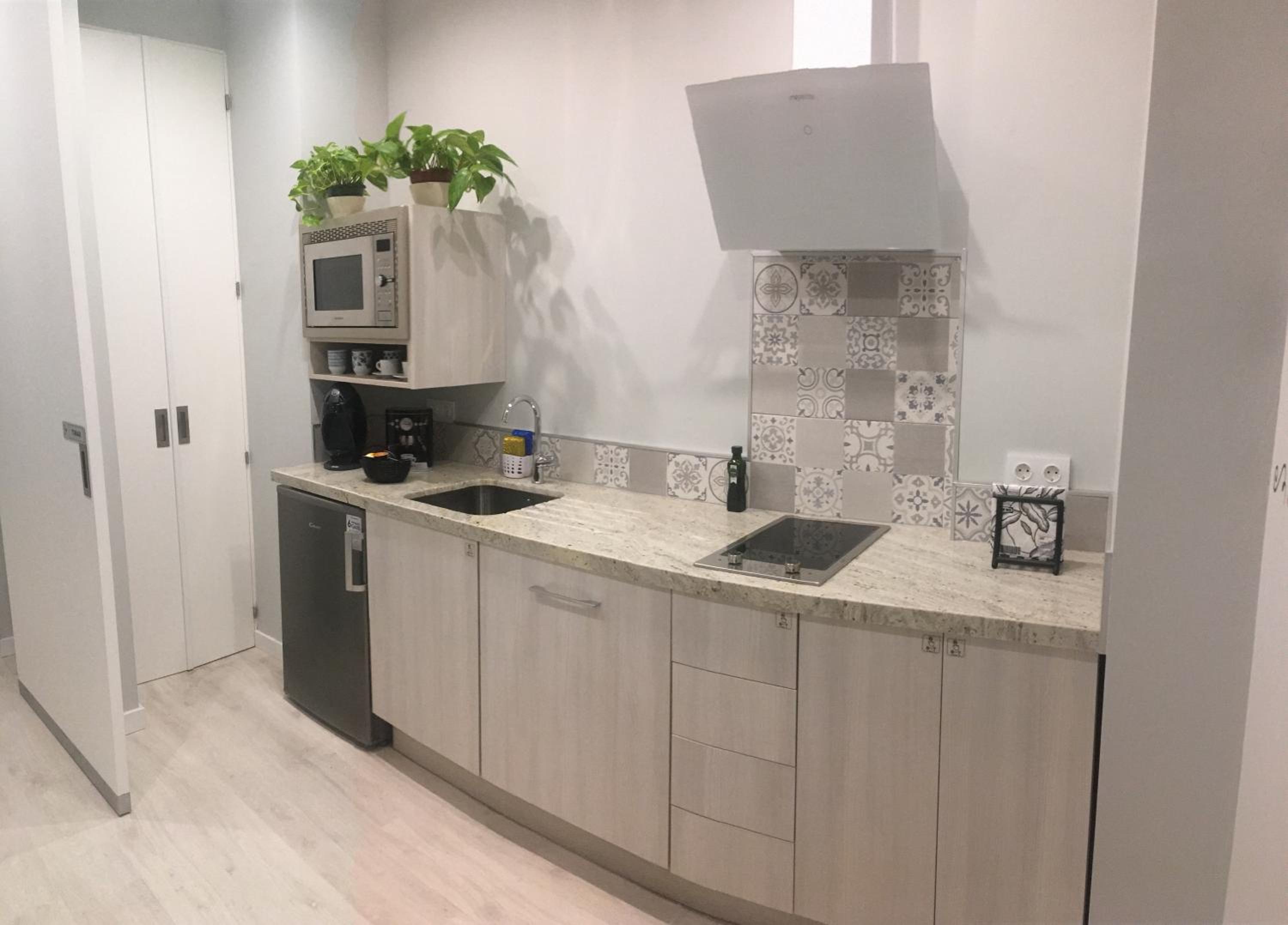 Two-Bedroom House - Photo 10