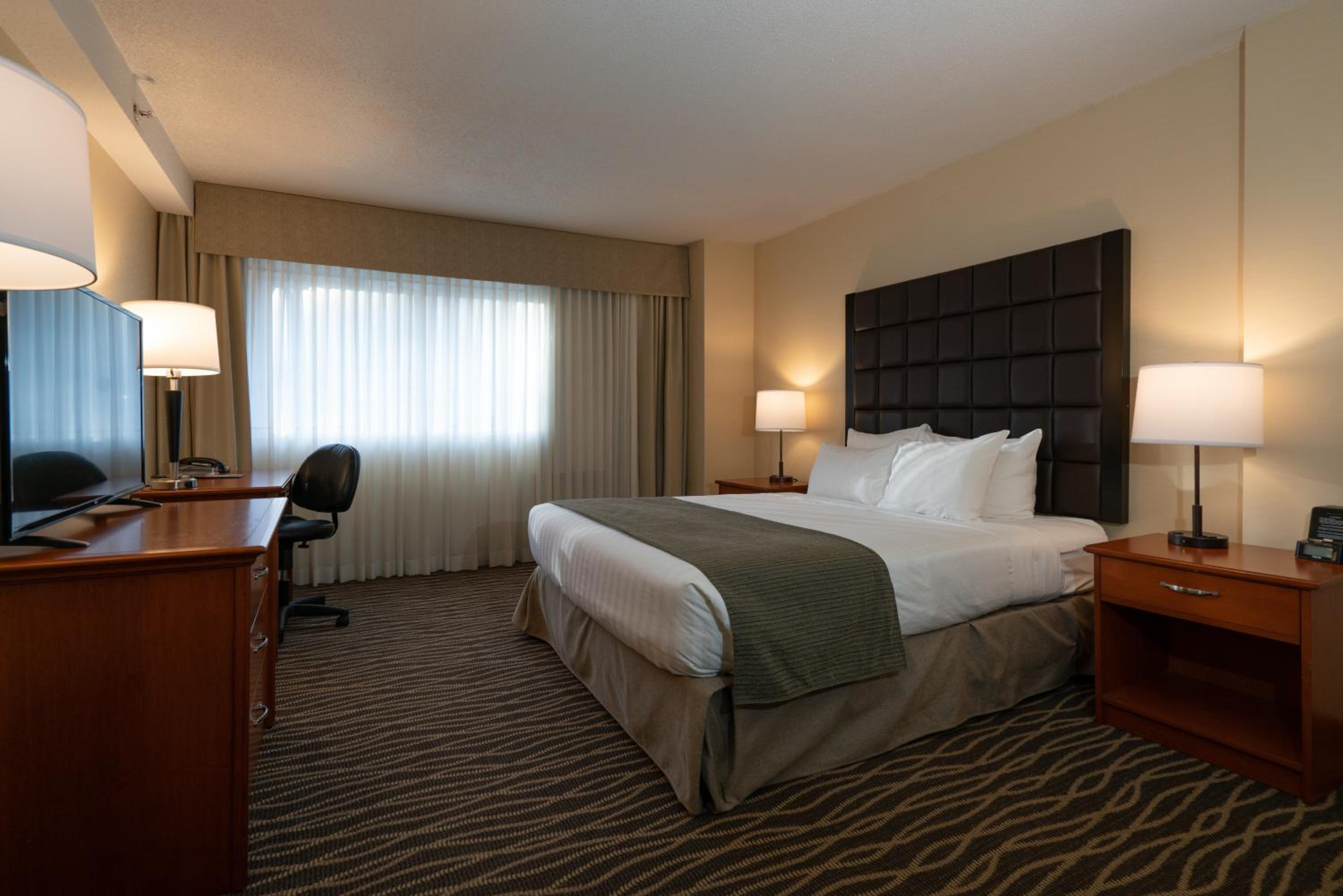 Queen Room photo 1