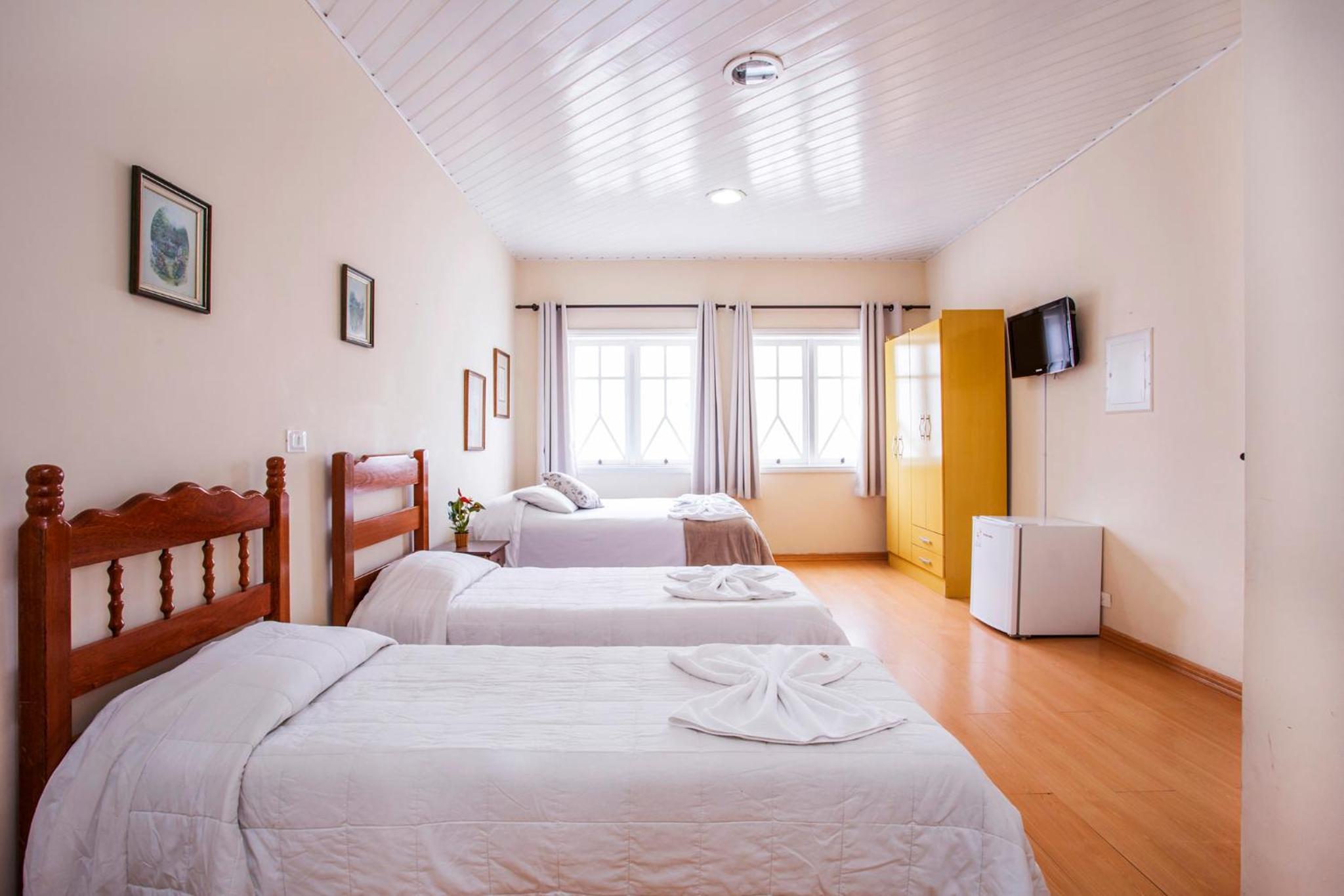 Quadruple Room - Photo 1