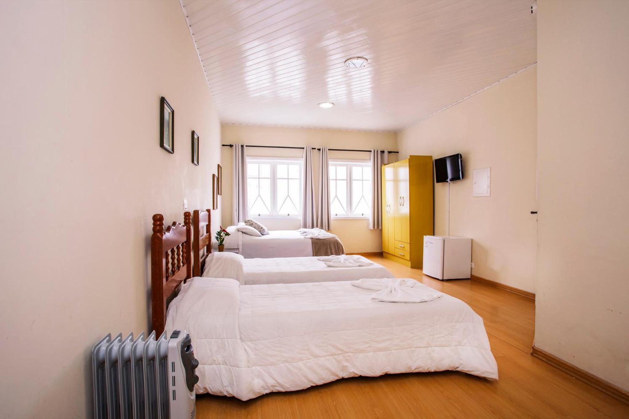 Quadruple Room - Photo 3