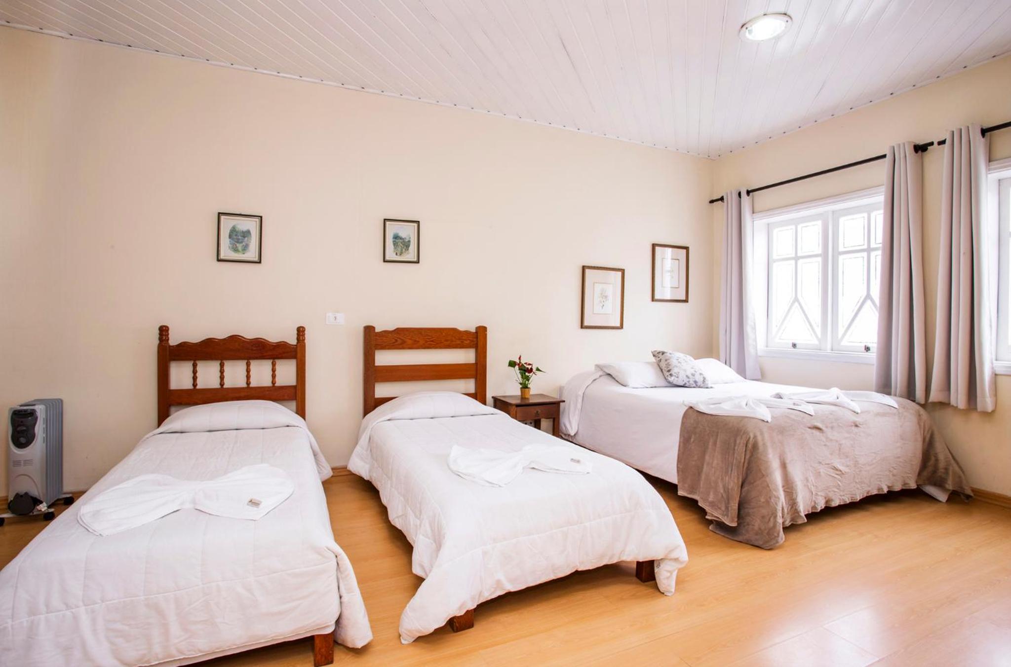 Quadruple Room - Photo 2