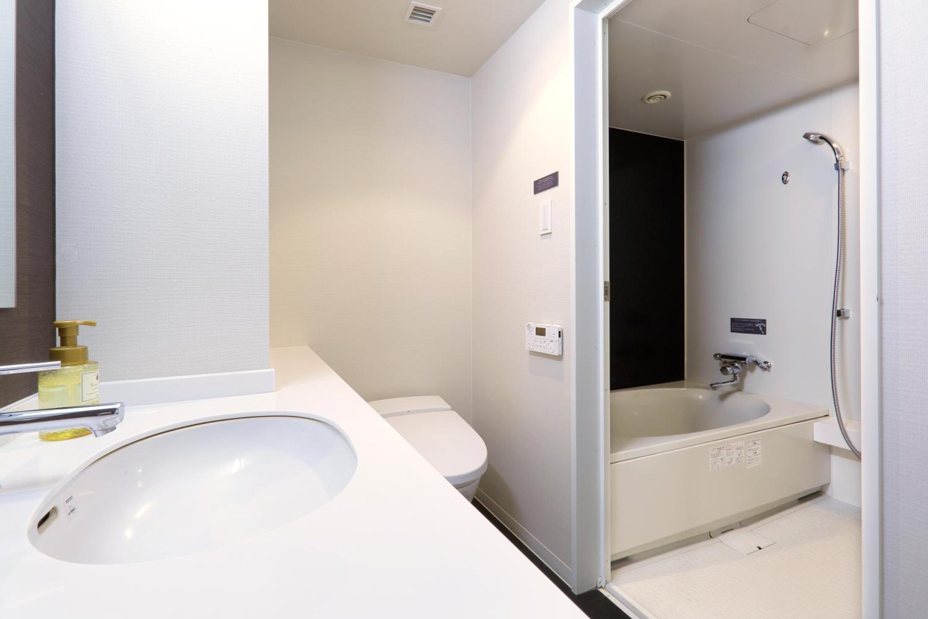 Twin Room - Smoking - Photo 4