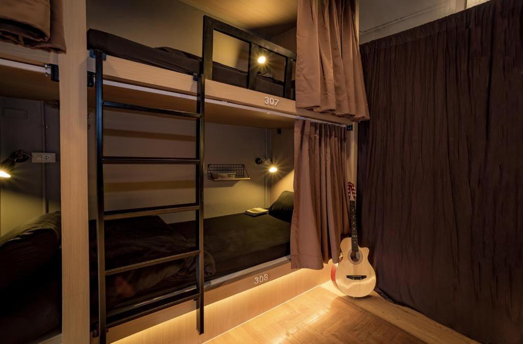Bed in 12-Bed Mixed Dormitory Room photo 3