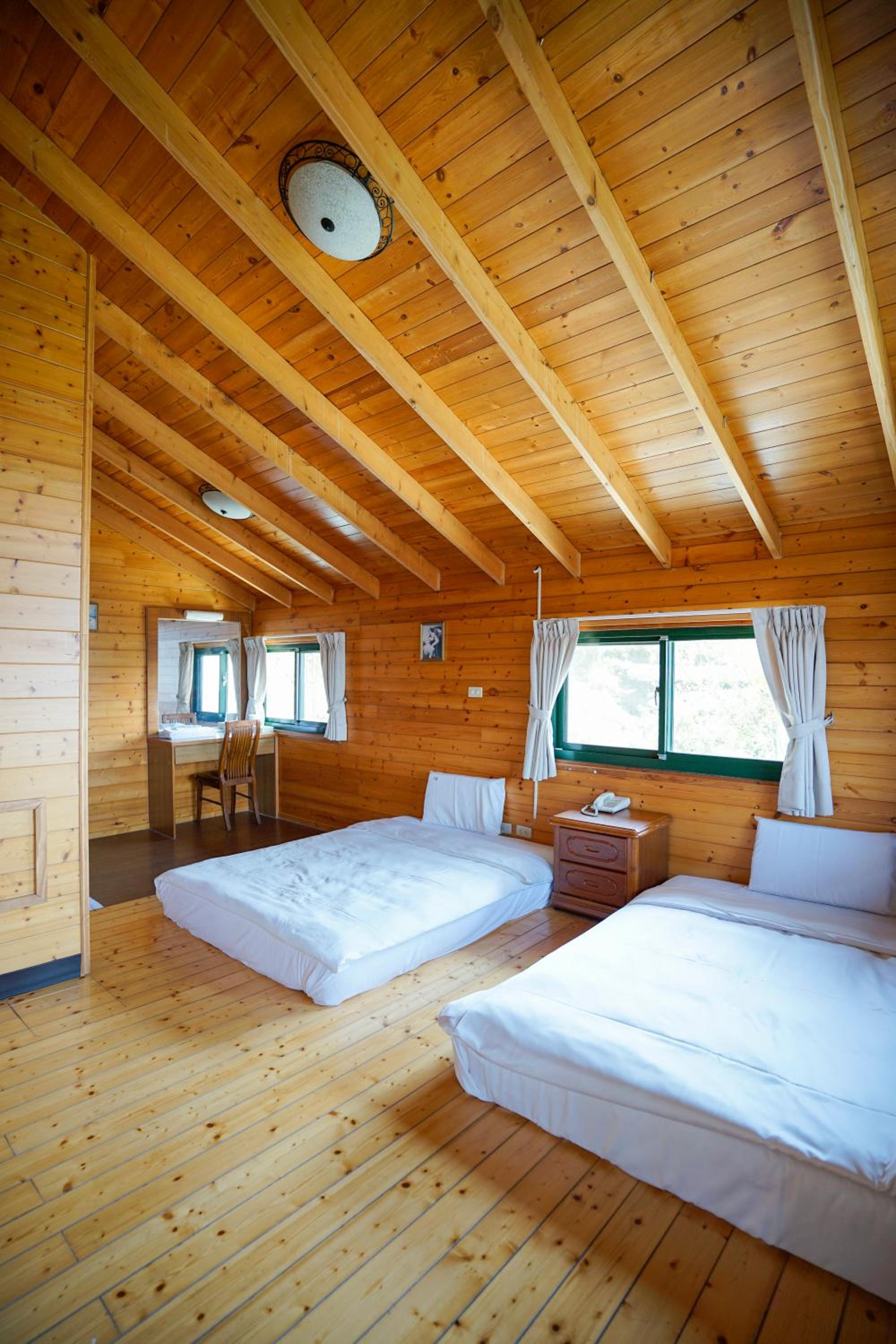Three-Bedroom Villa - Photo 7