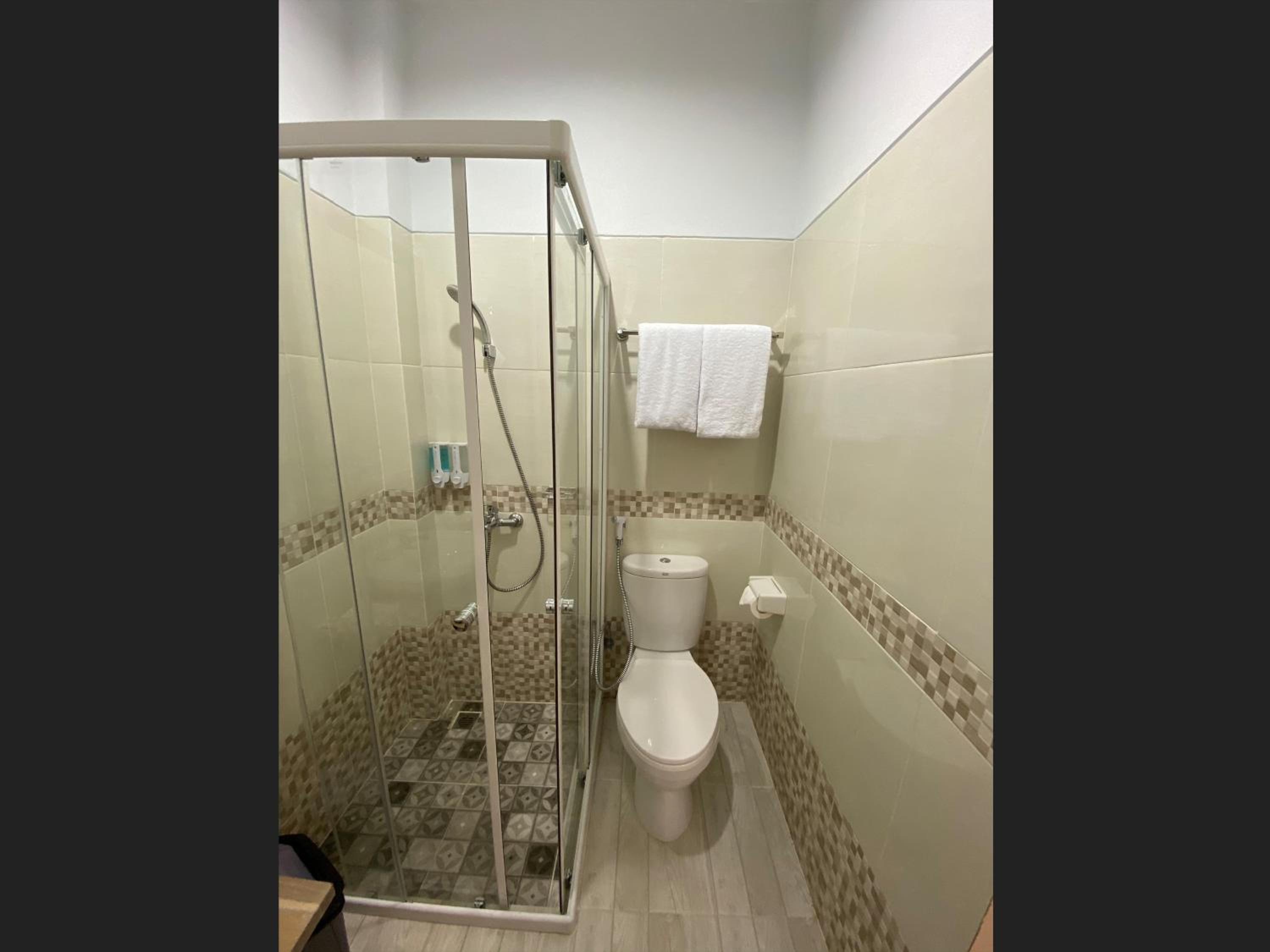 Standard Double Room - Photo 5