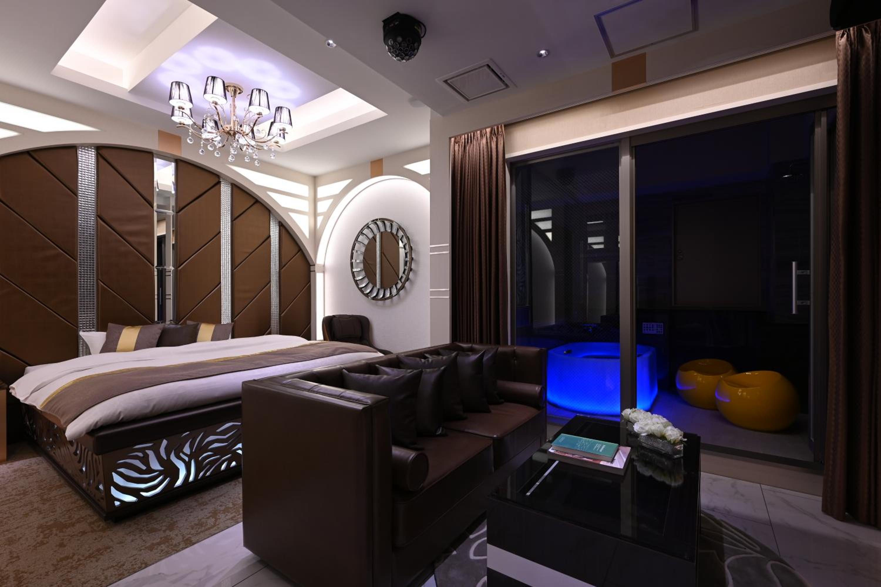 King Room with Spa Bath