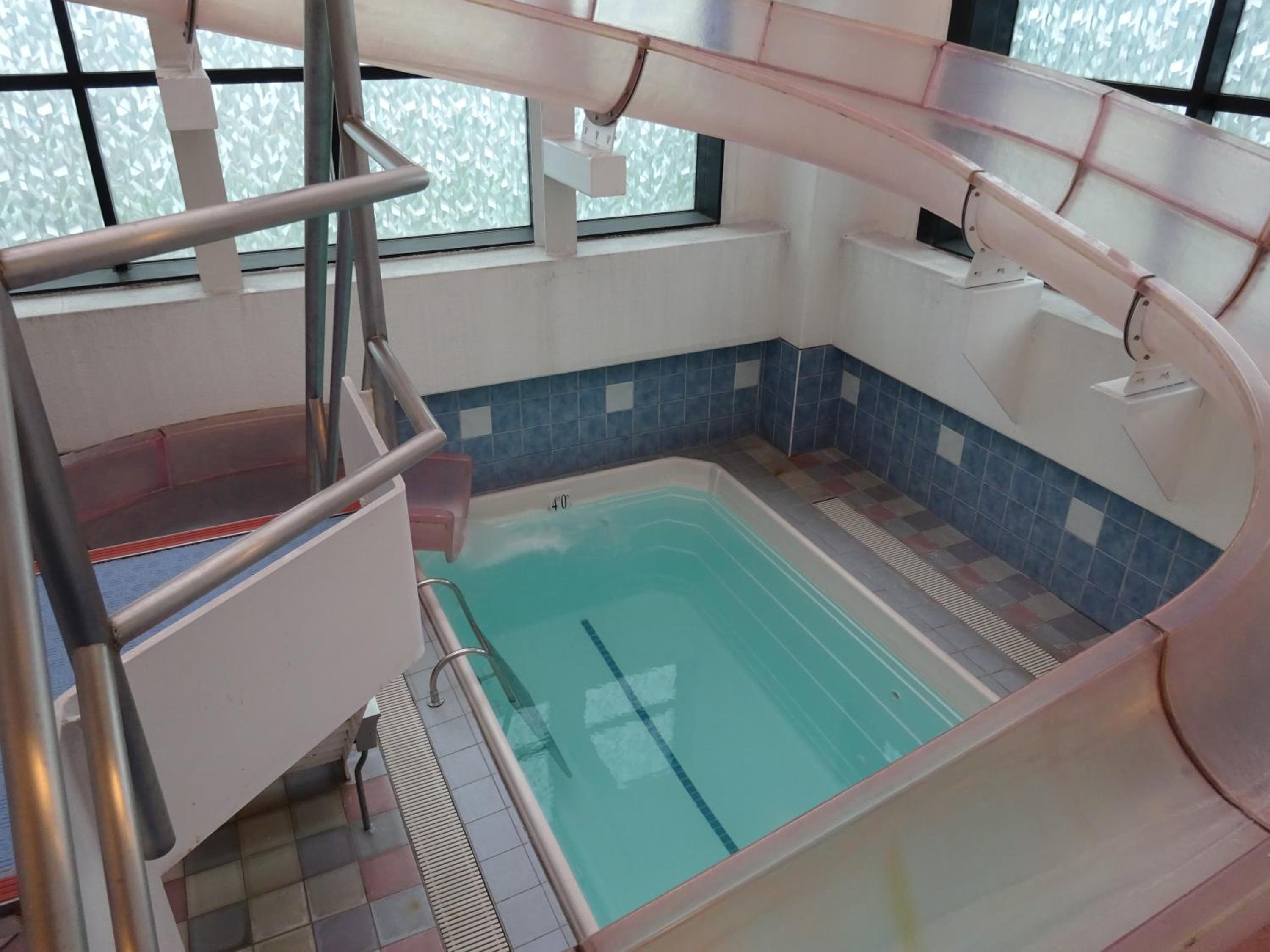 Queen Suite with Spa Bath photo 3