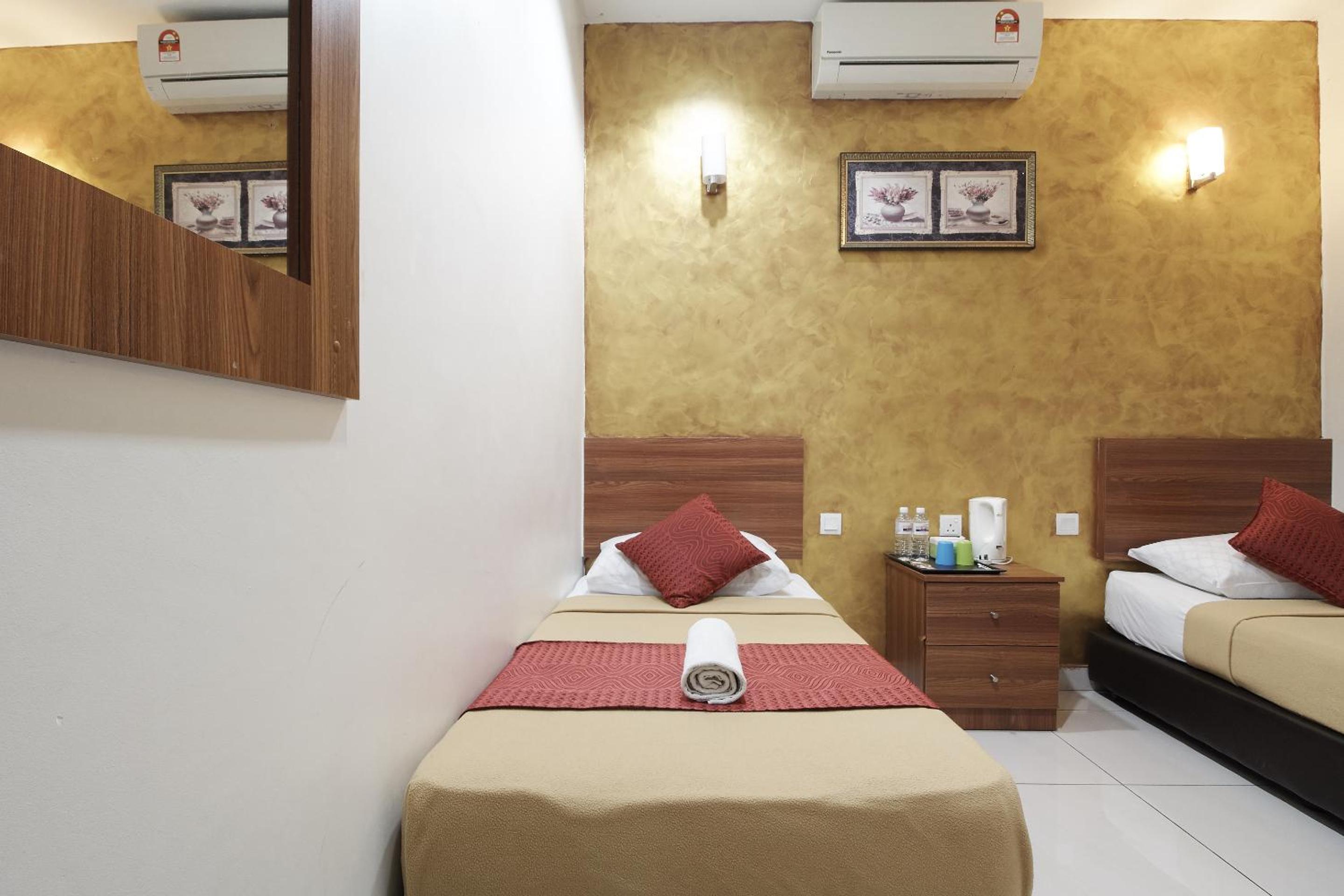 Economy Twin Room photo 1