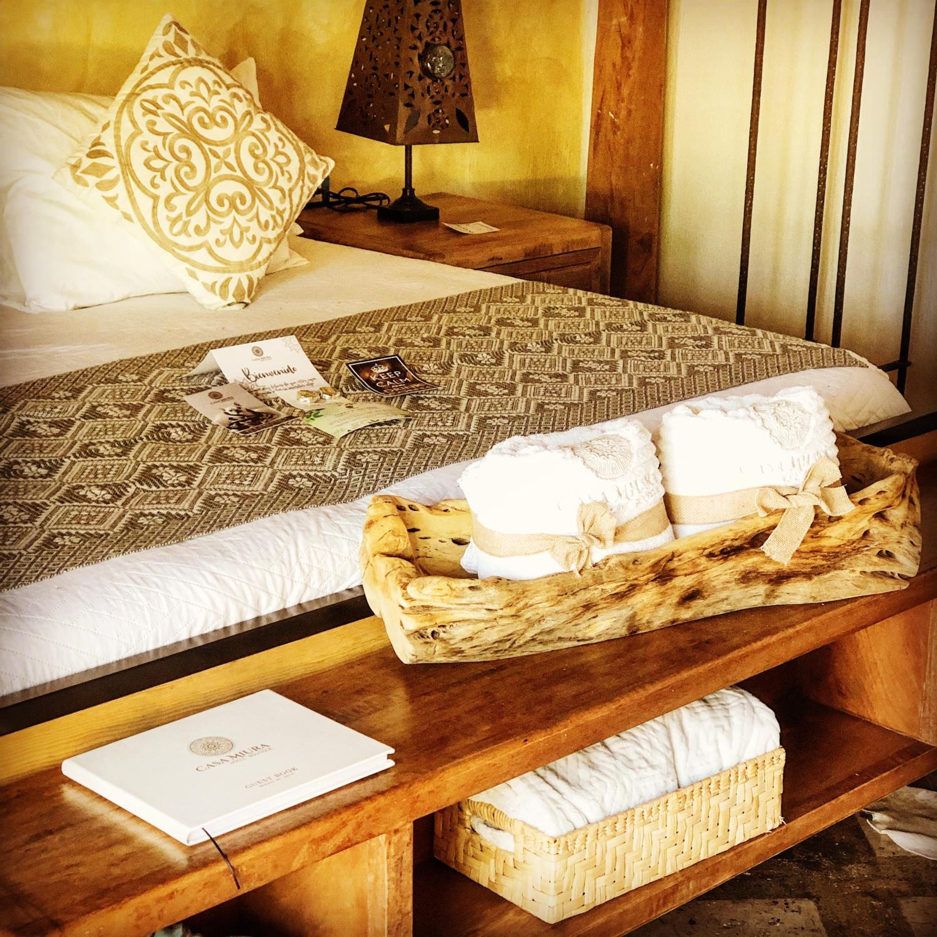 Deluxe King Suite - Photo 21