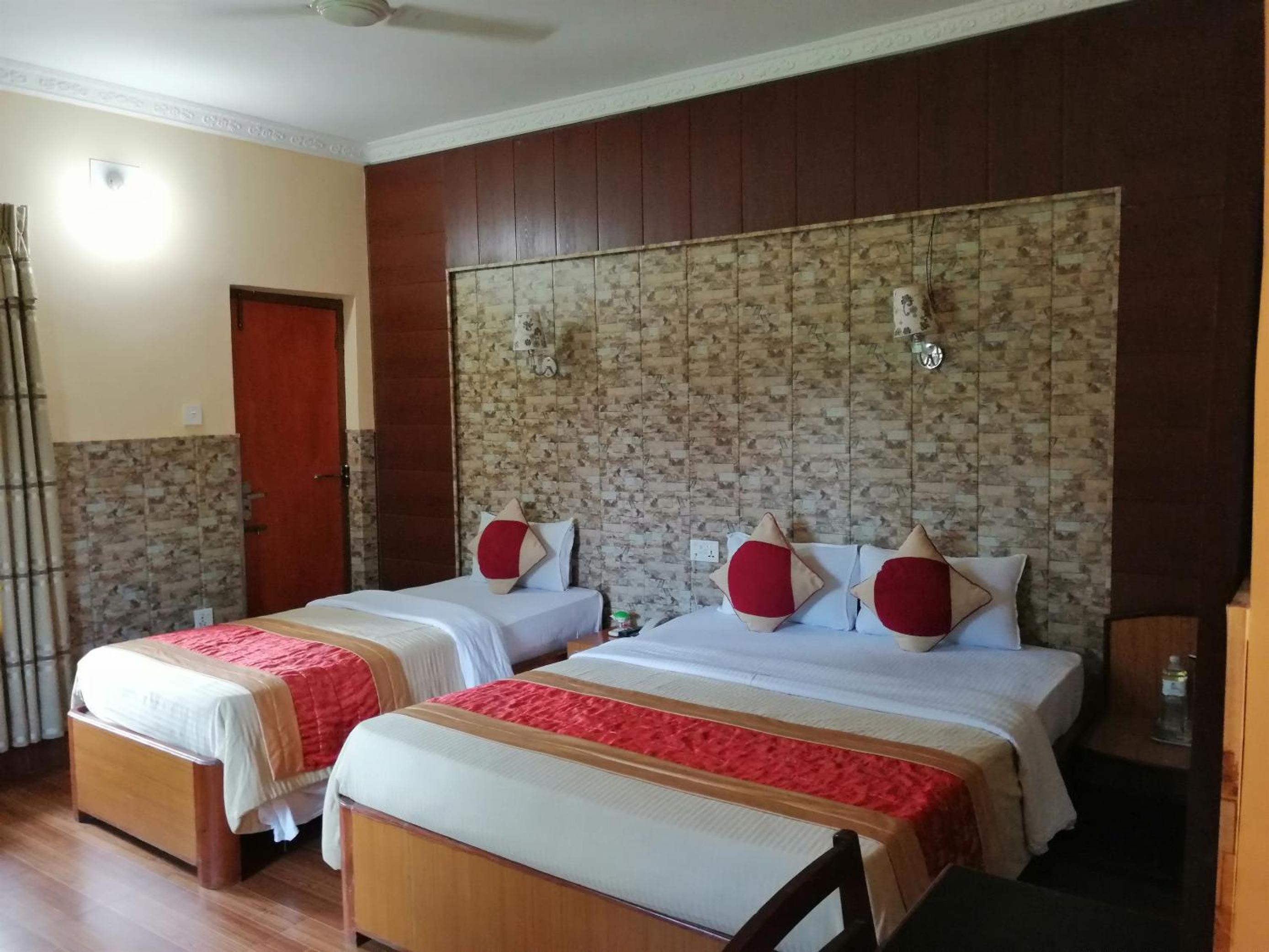 Deluxe Room - Photo 4