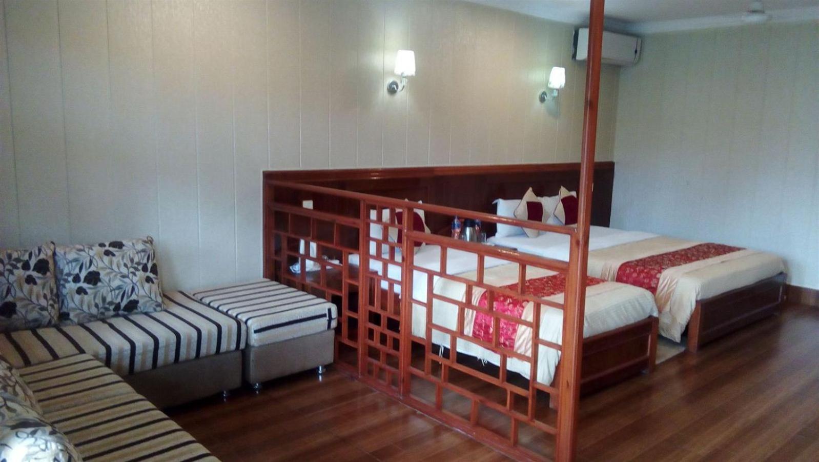 Deluxe Room - Photo 5