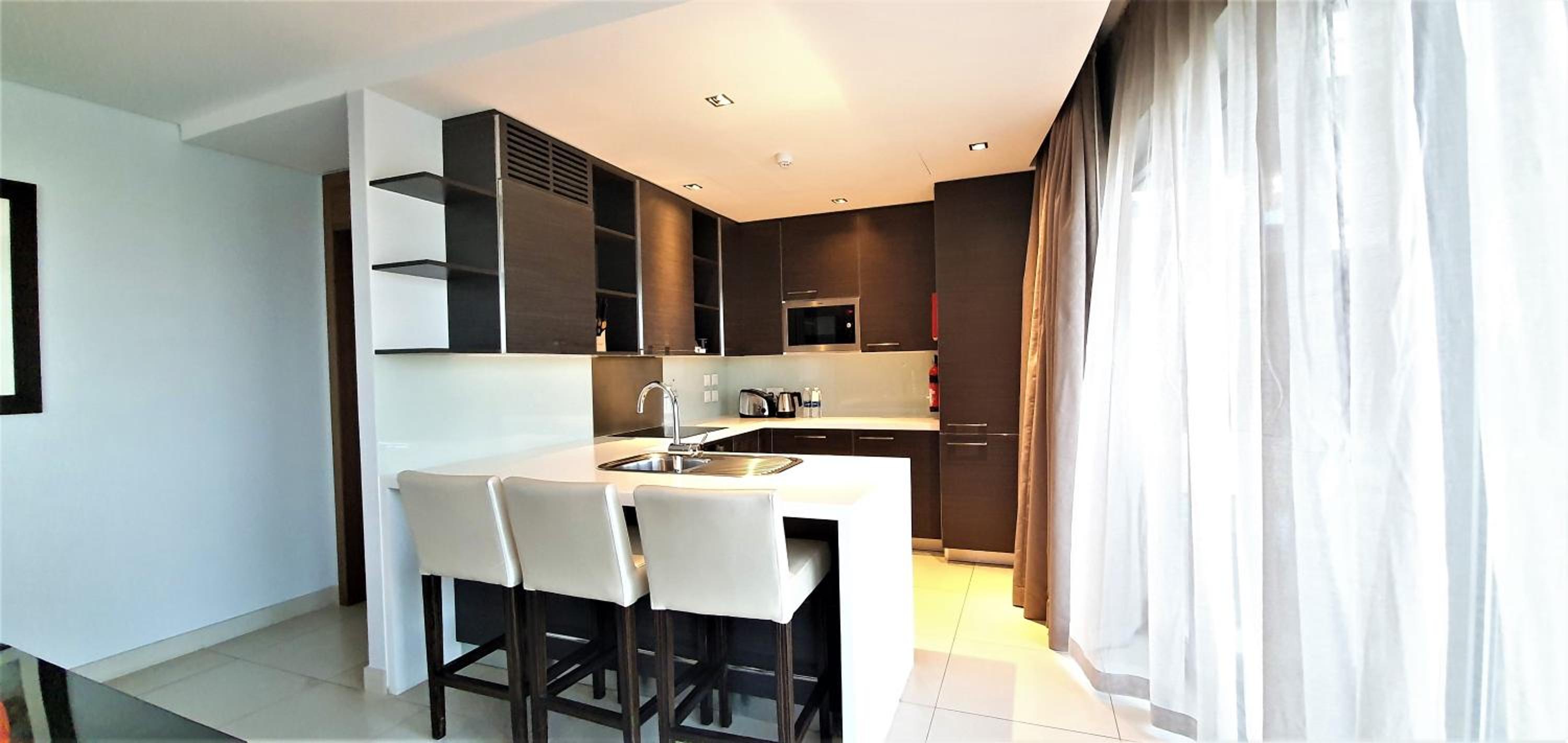 City View Two Bedroom Apartment with Balcony   photo 3
