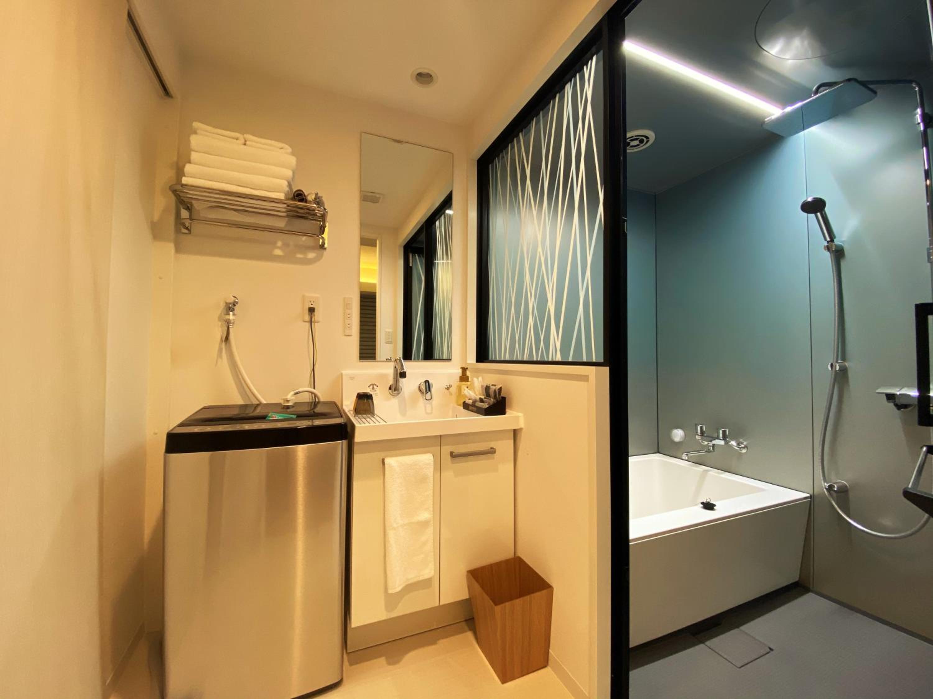 Superior Double Room with Two Double Beds - Photo 6