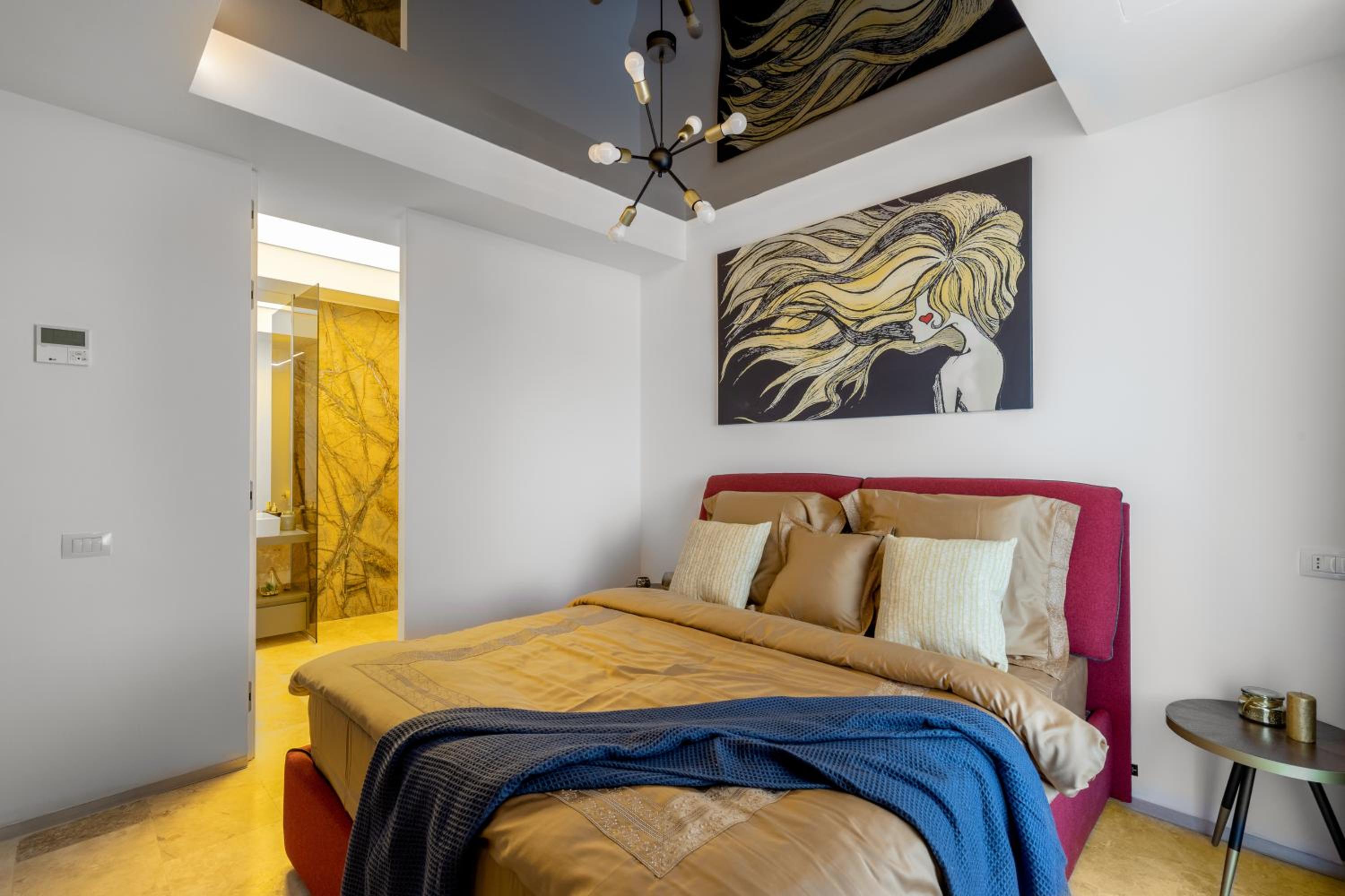 Two-Bedroom Luxury Apartment - Photo 13
