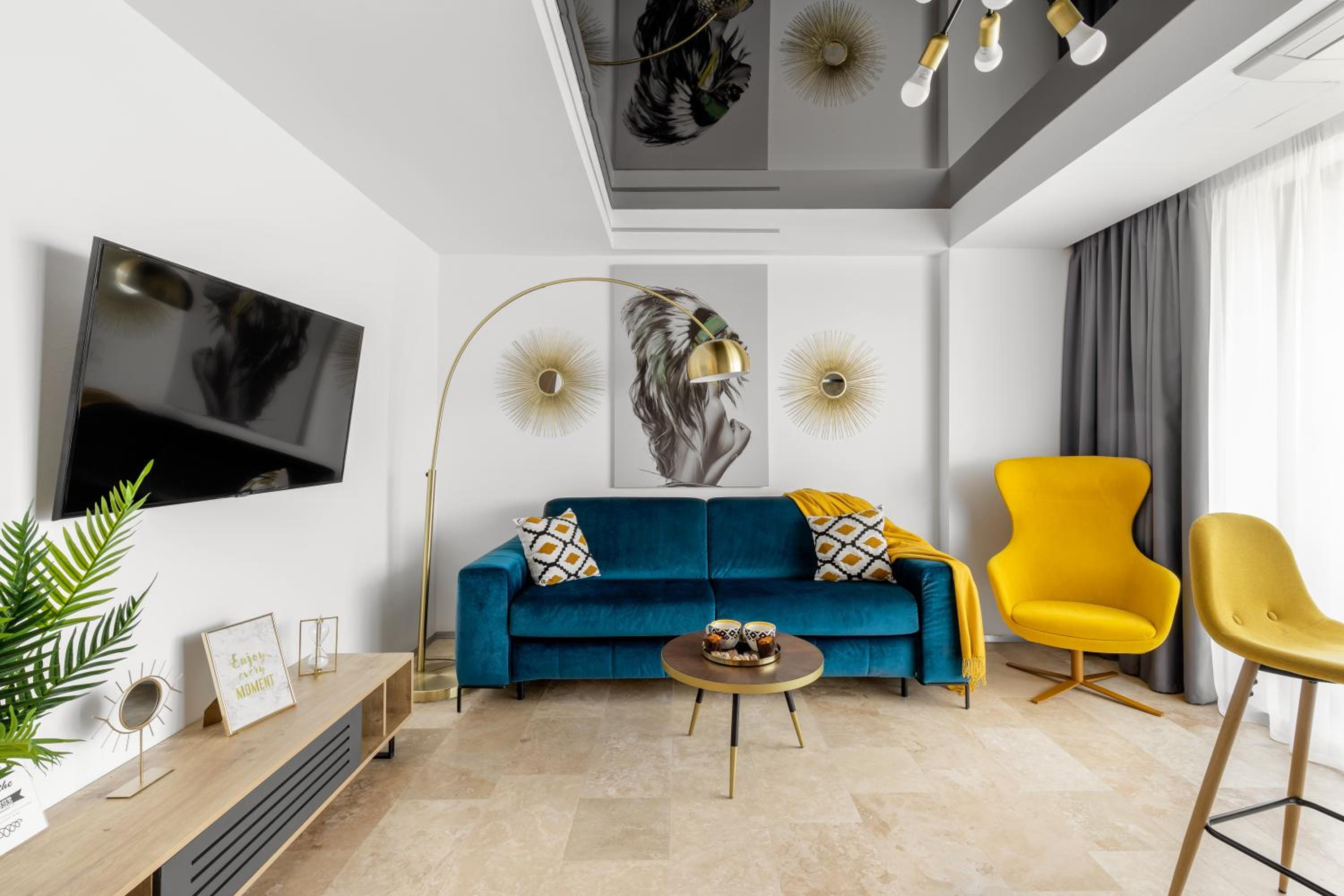 Two-Bedroom Luxury Apartment - Photo 3
