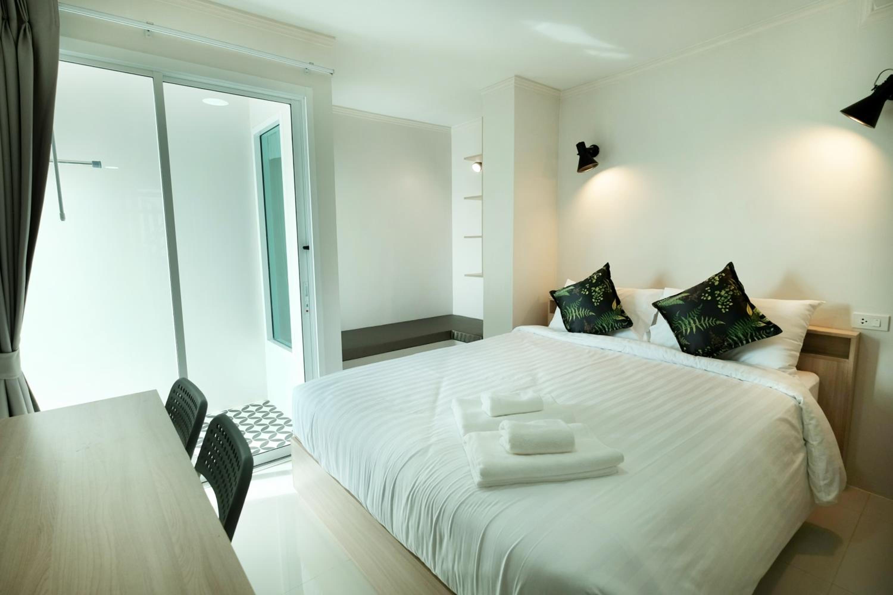Deluxe Double Room - Photo 7