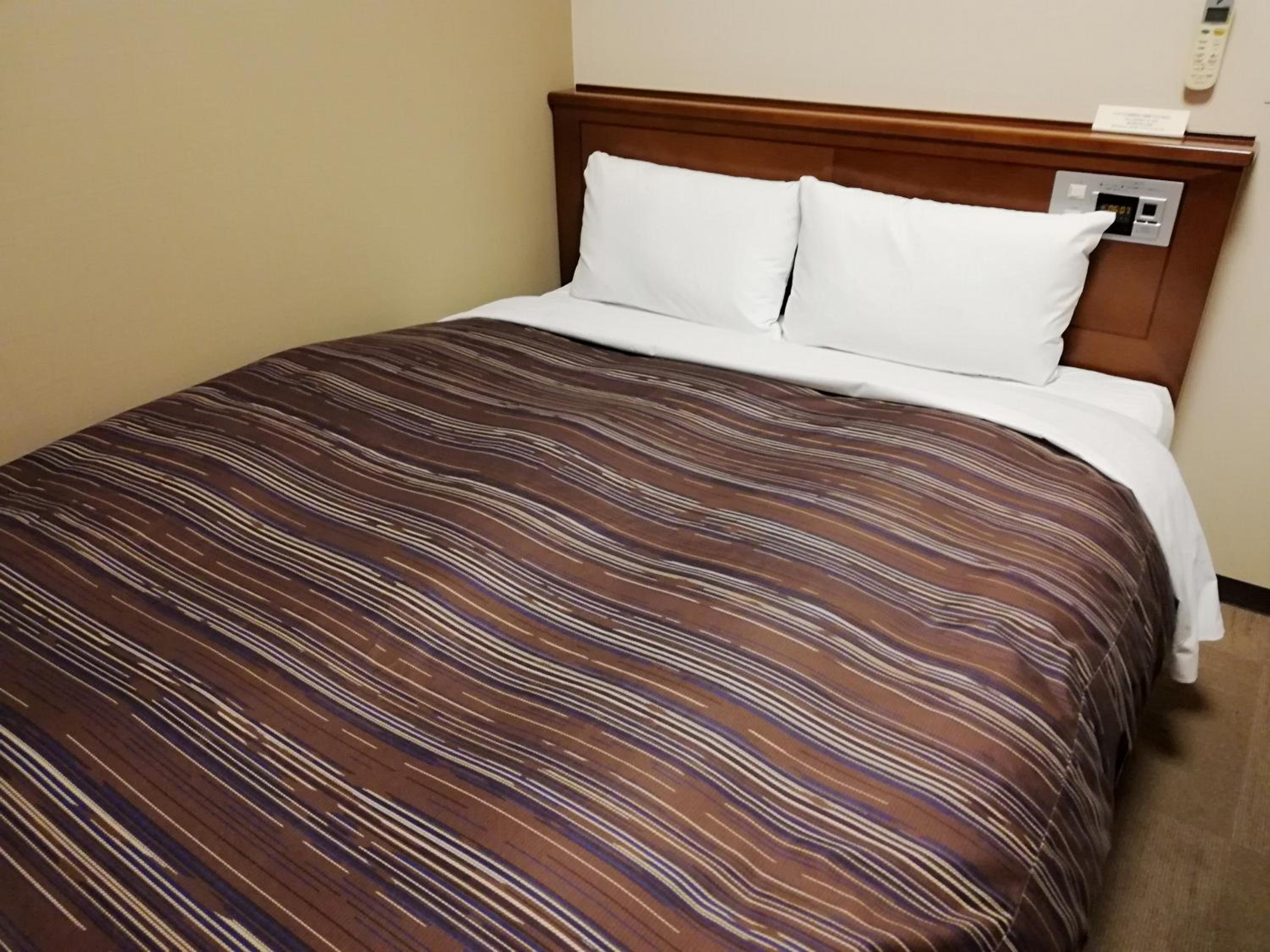 Double Room - Non-Smoking  - Photo 11