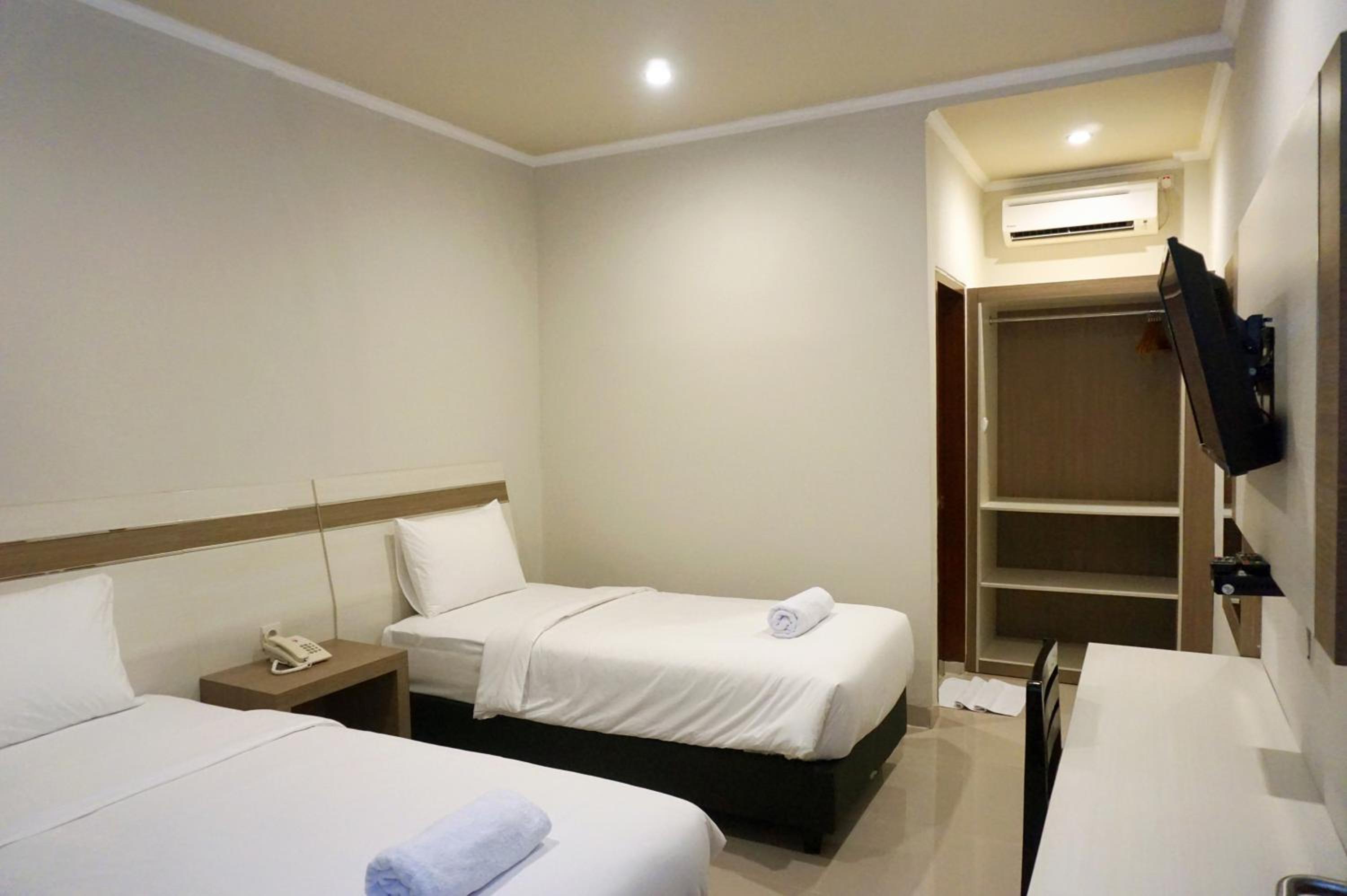 Deluxe Twin Room - Photo 8