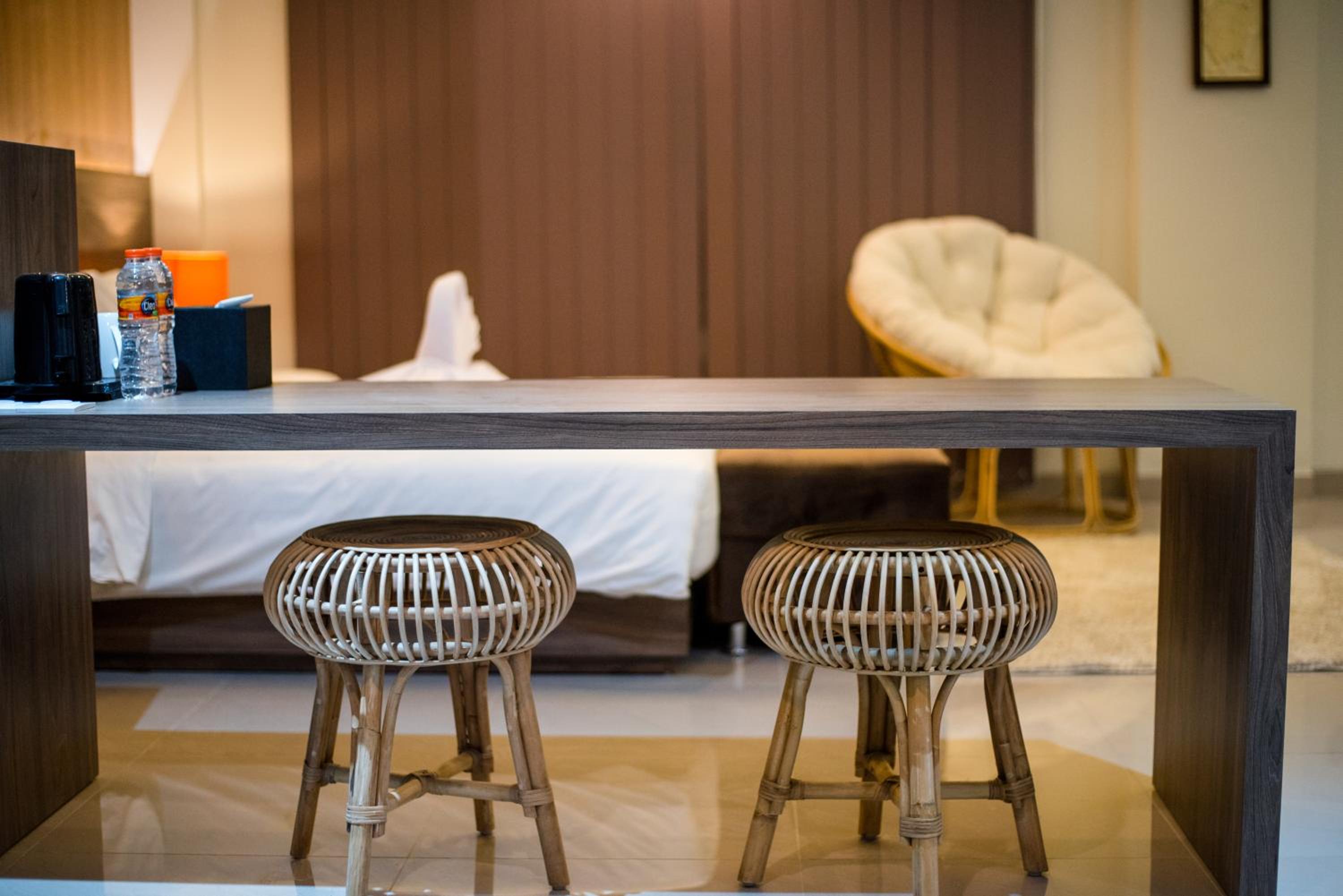 Suite Room With Jacuzzi - Photo 8
