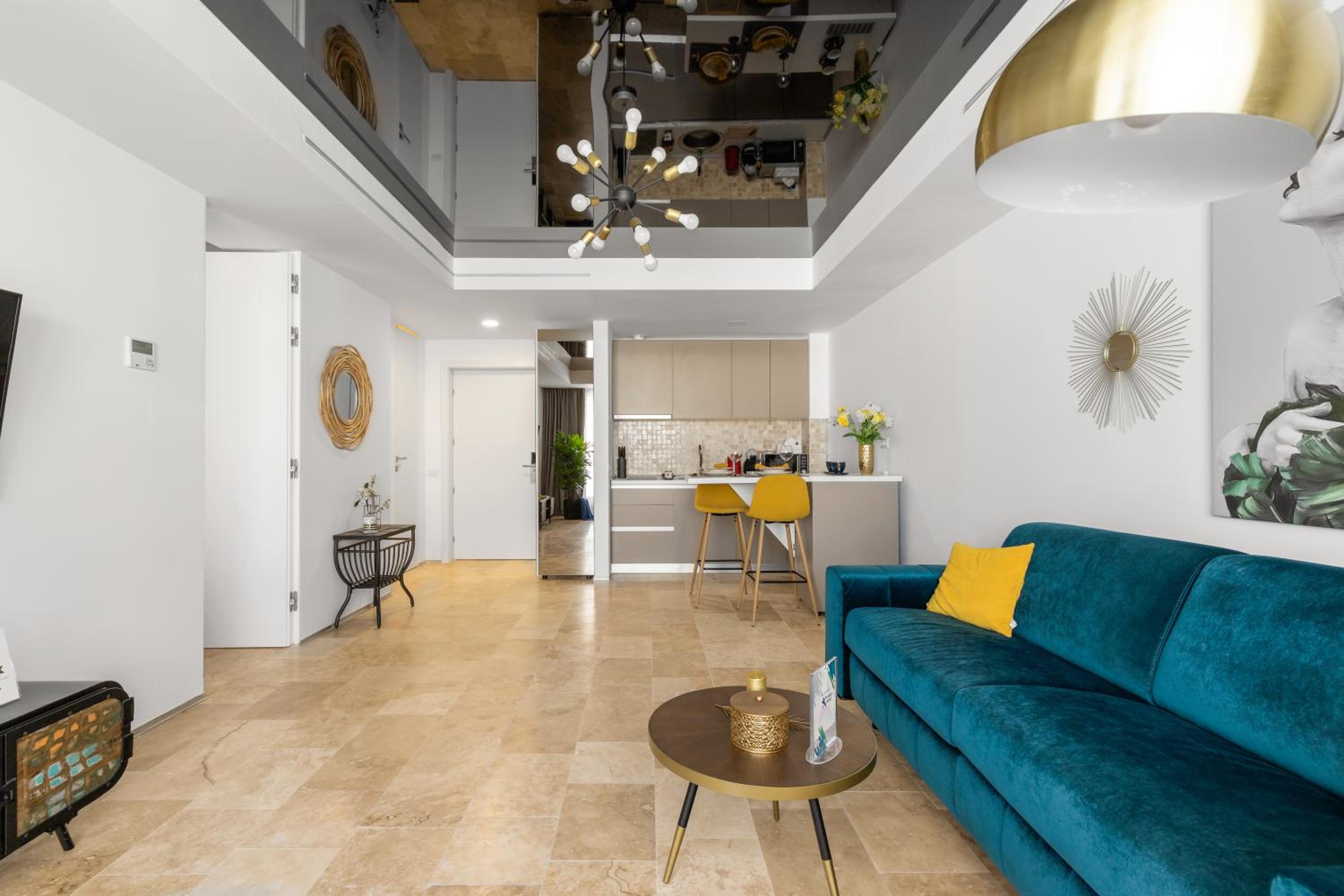 One Bedroom Superior Apartment - Photo 3