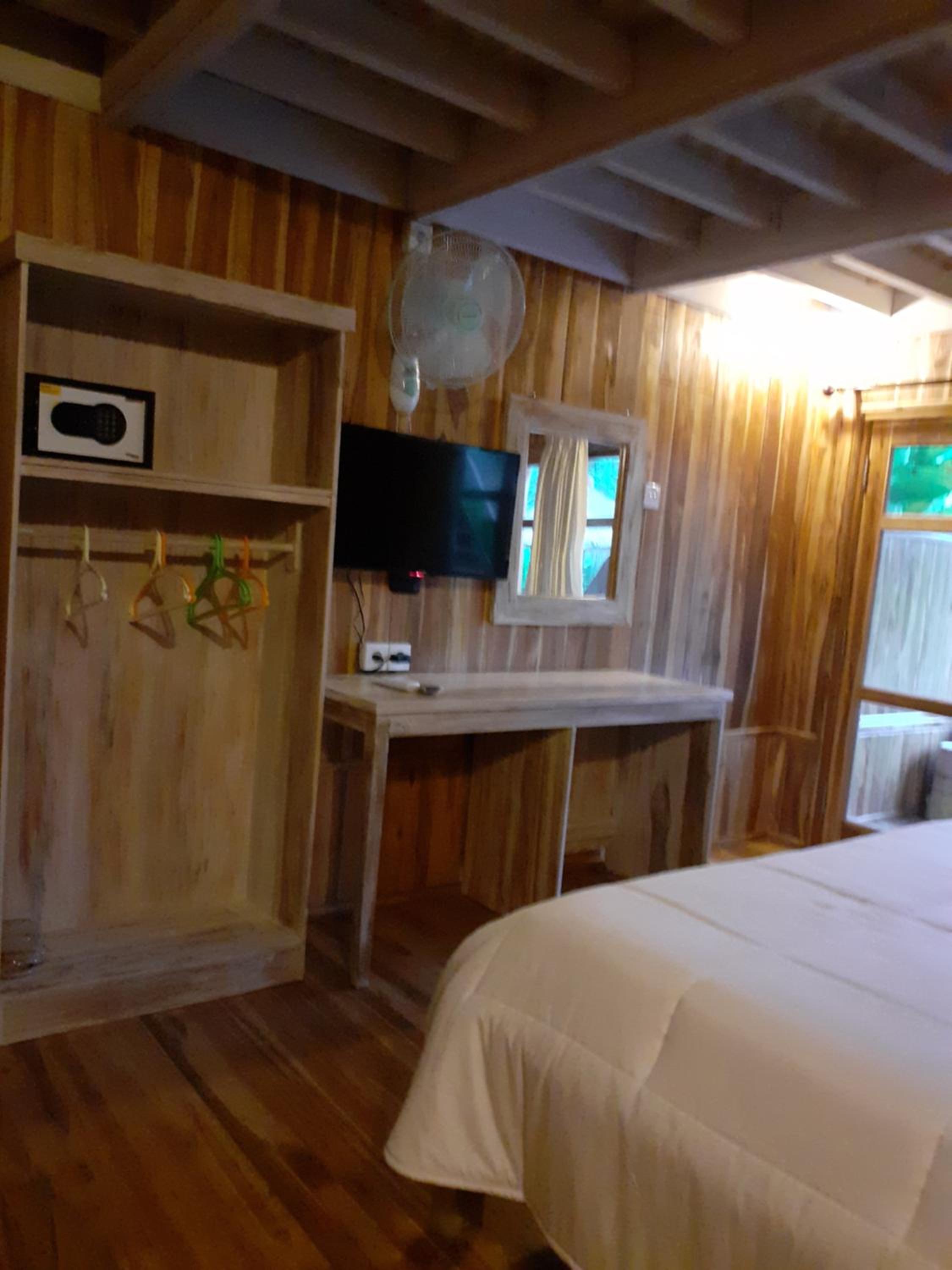 Queen Room with Garden View