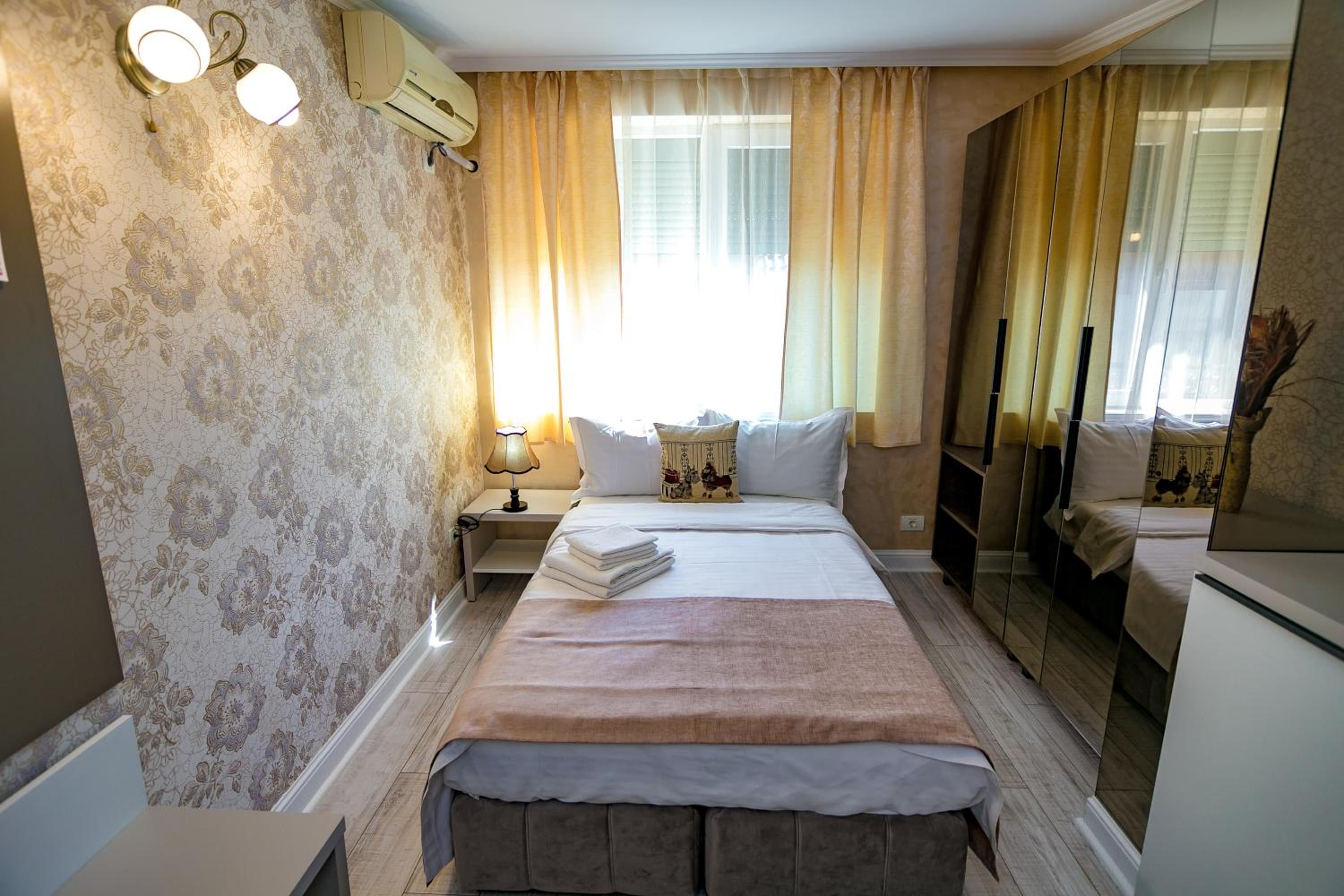 Economy Double Room photo 3