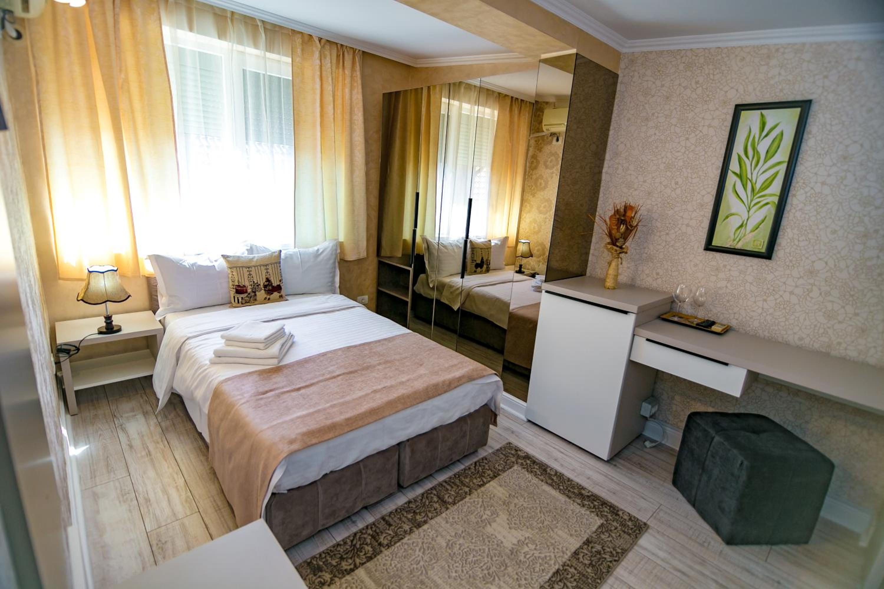 Economy Double Room photo 1
