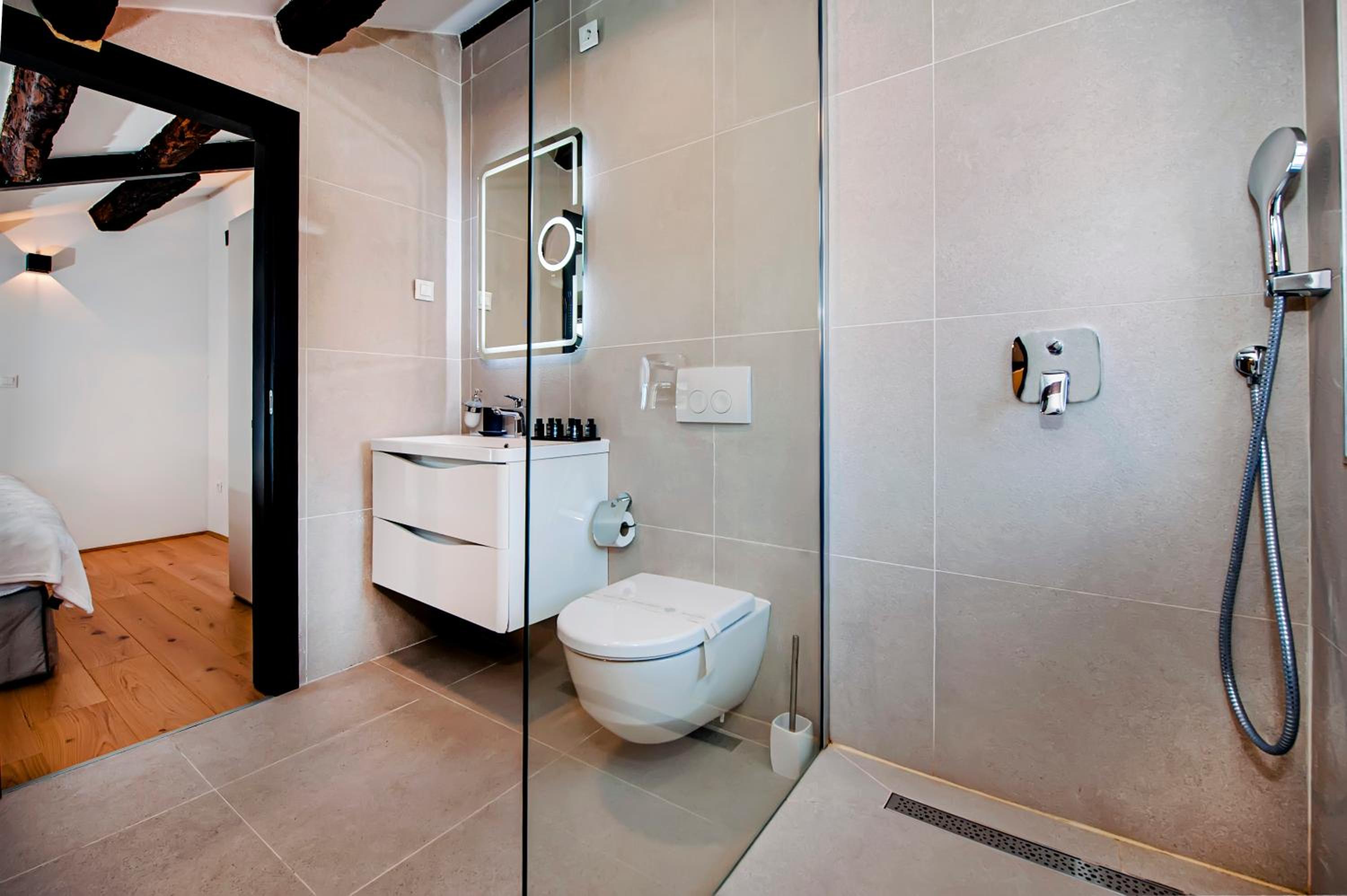 Two-Bedroom Apartment - Photo 26
