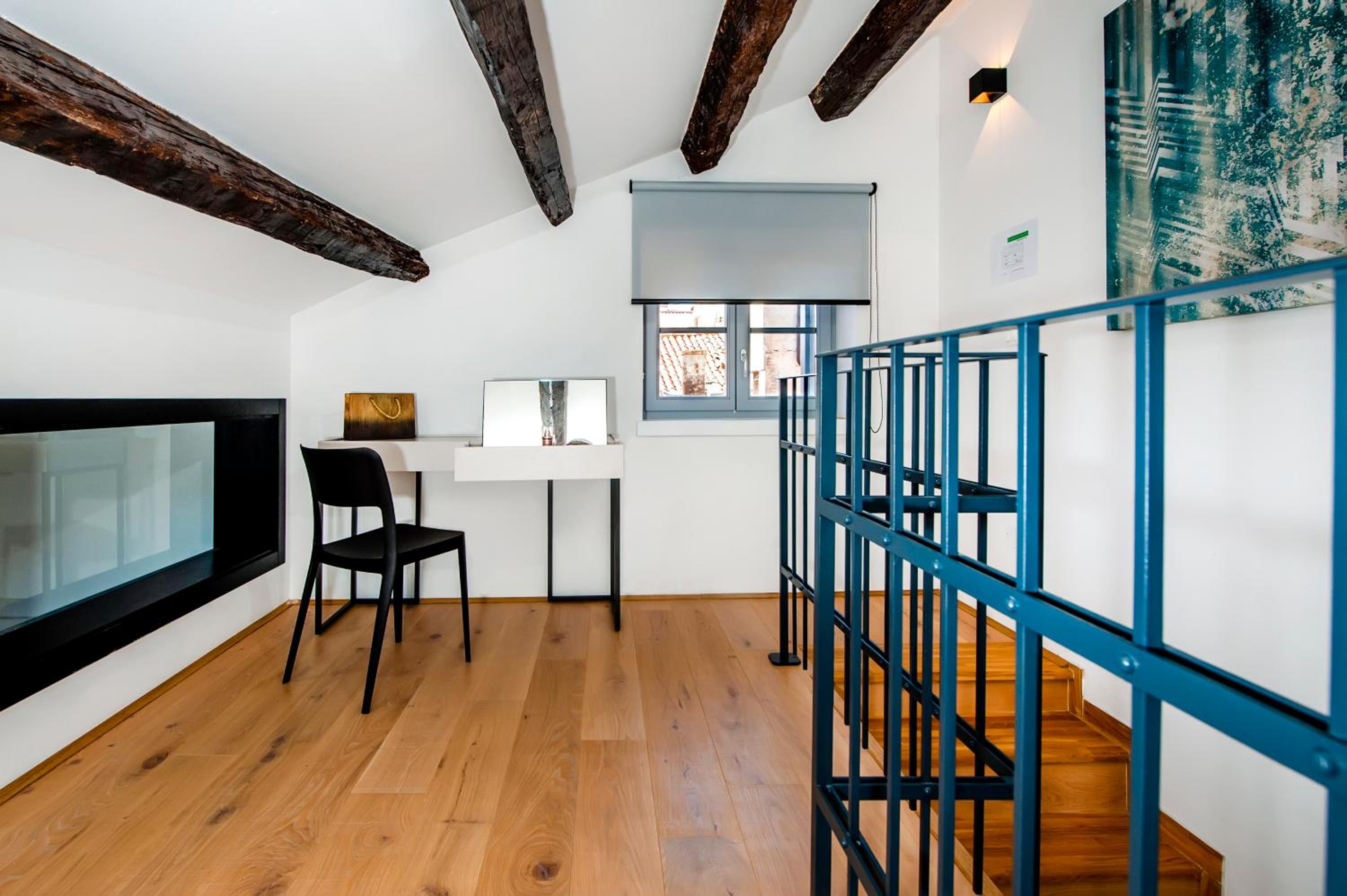 Two-Bedroom Apartment - Photo 23
