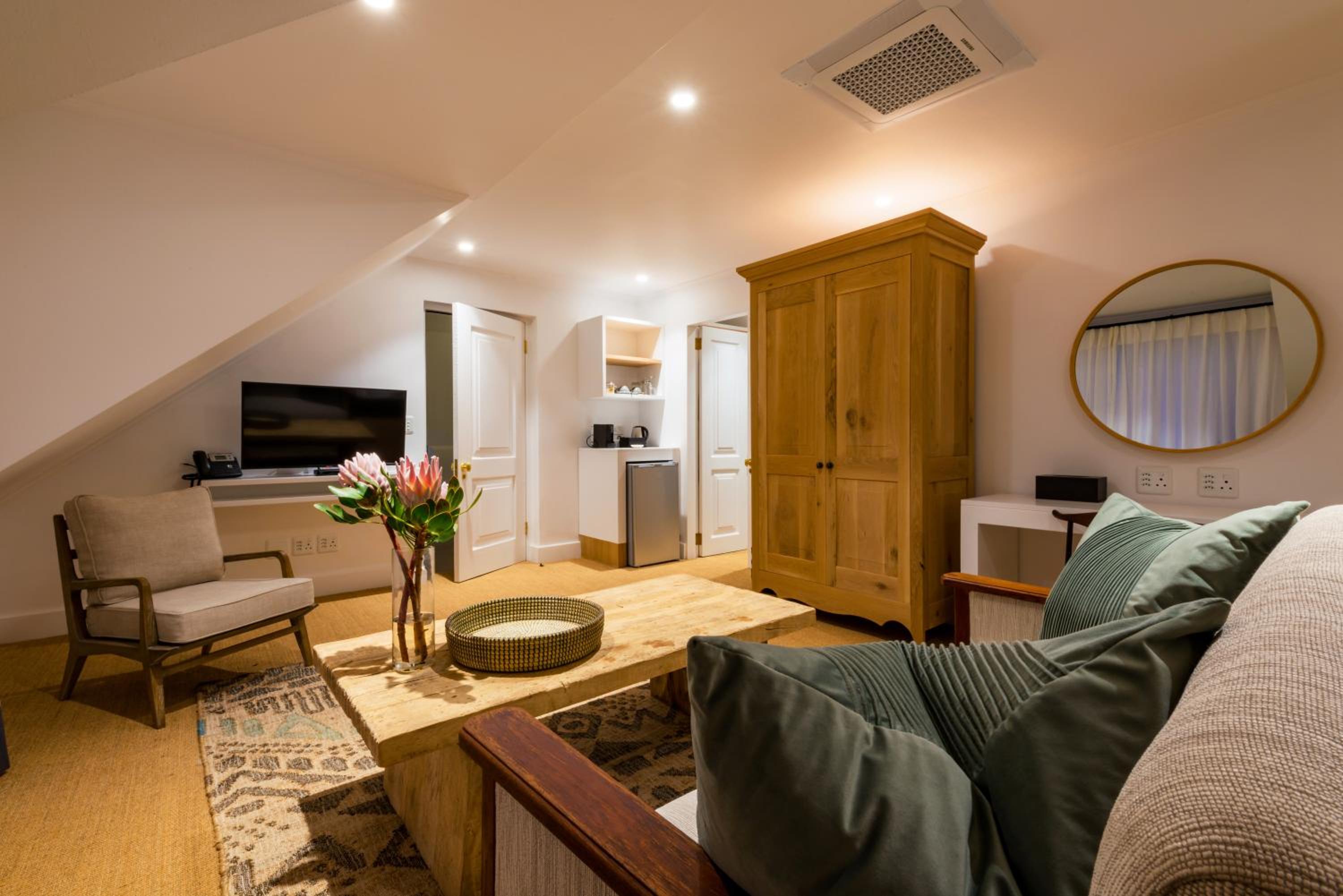 Deluxe Family Suite photo 1