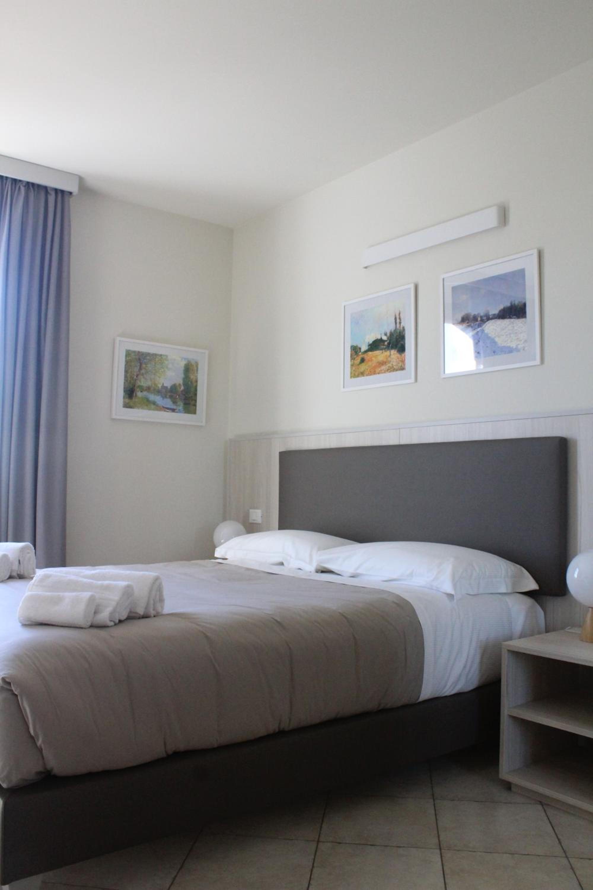 Double or Twin Room photo 3