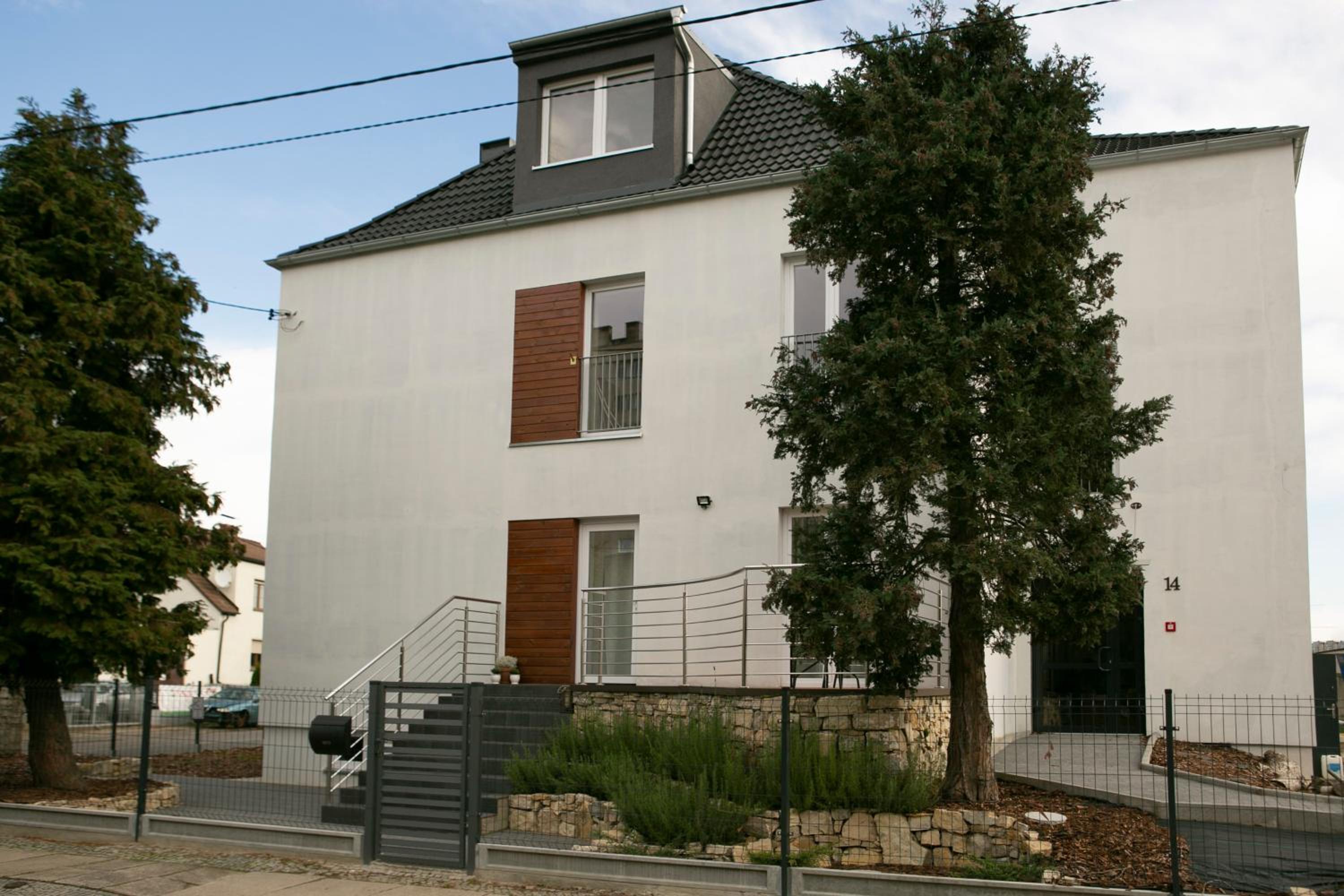 Two-Bedroom Apartment - Photo 4