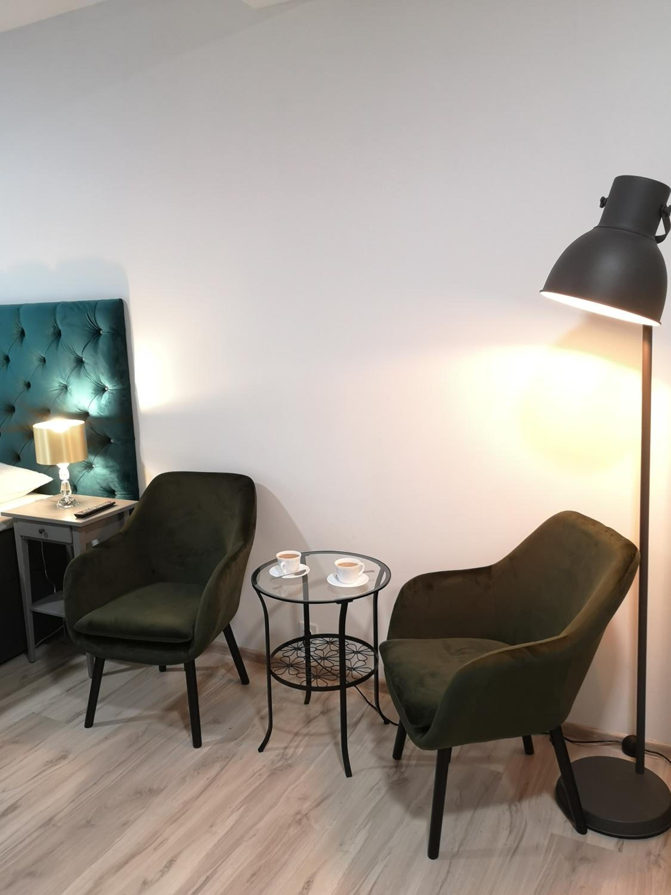 Two-Bedroom Apartment - Photo 6