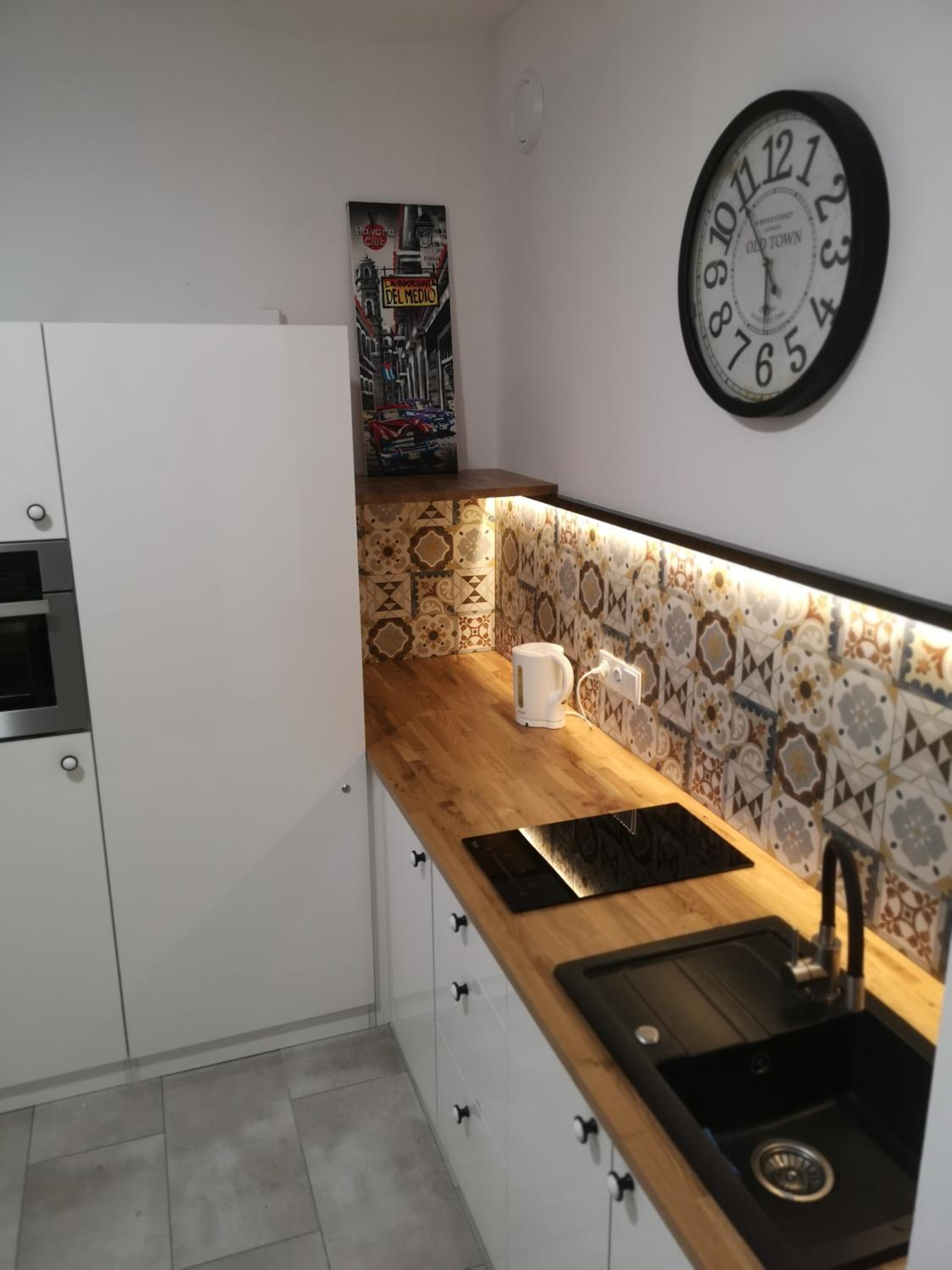 Two-Bedroom Apartment - Photo 9