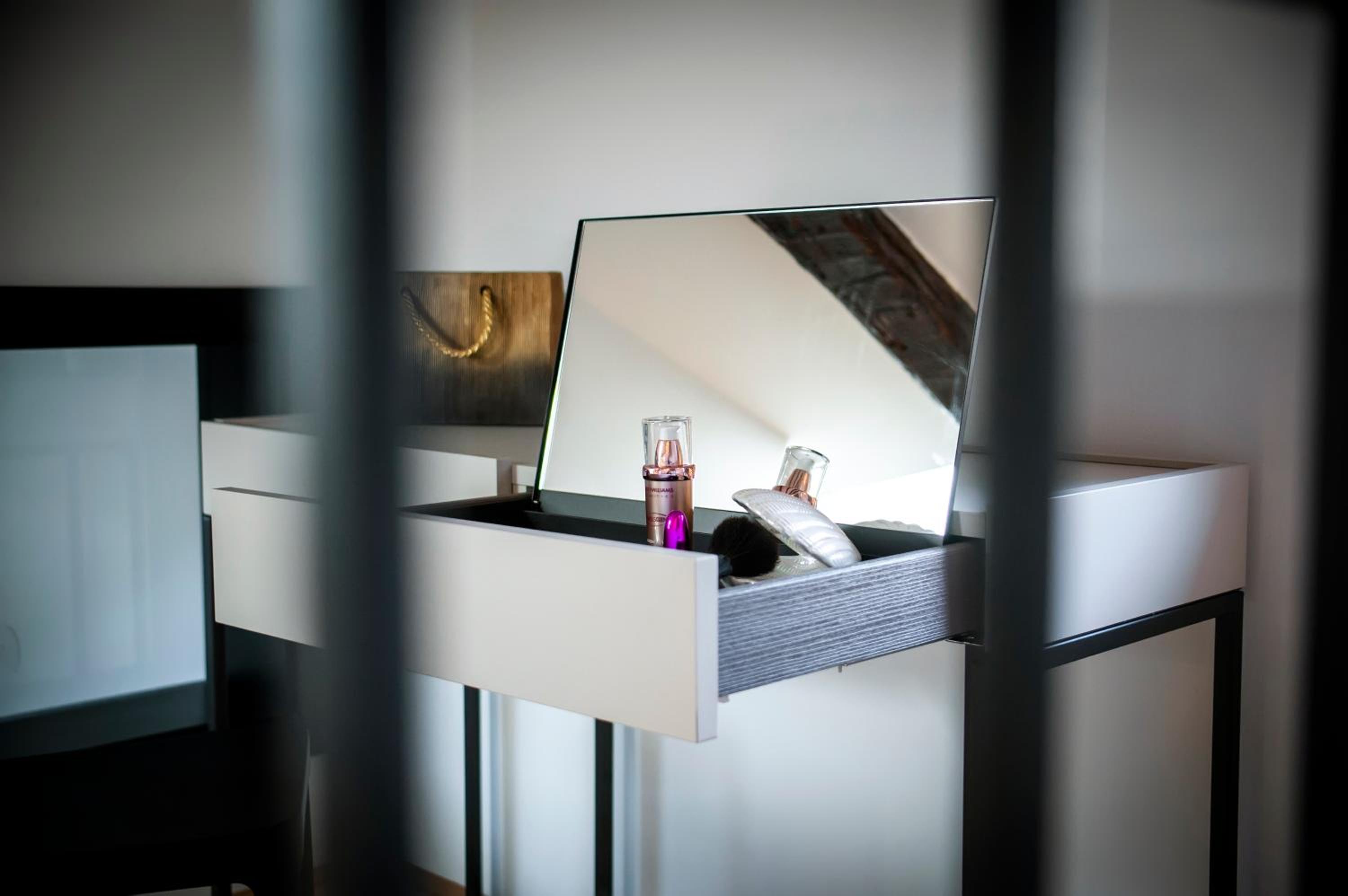 Two-Bedroom Apartment - Photo 4