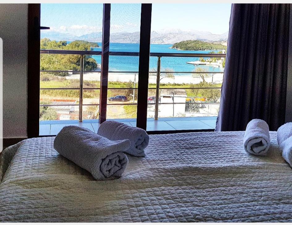 Deluxe Suite with Sea View and Bathtub photo 3