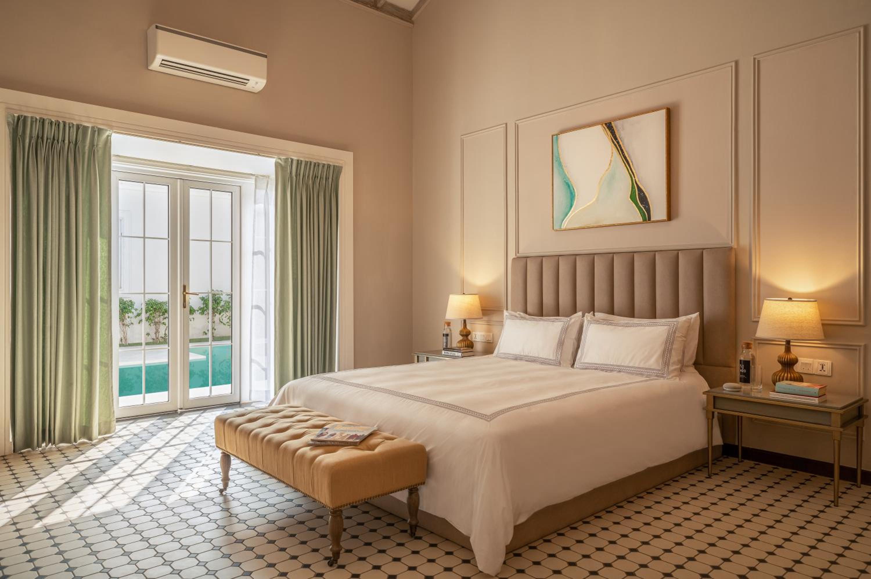 Superior Suite with Pool Access - Photo 1