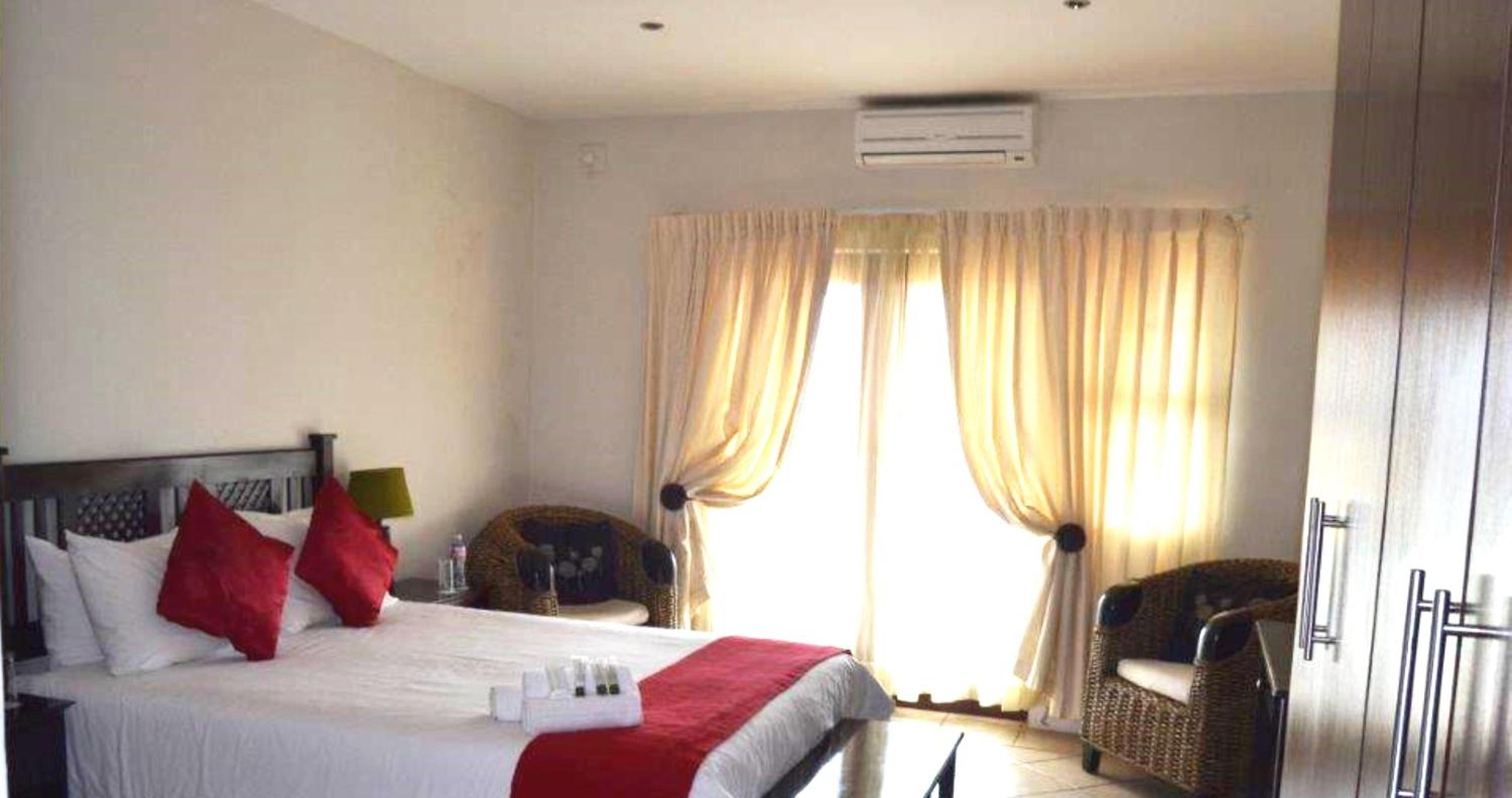 Standard Room with Double Bed and Single Bed