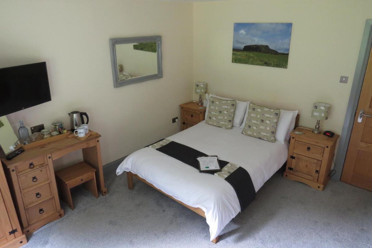 Double or Twin Room with Garden View photo 3