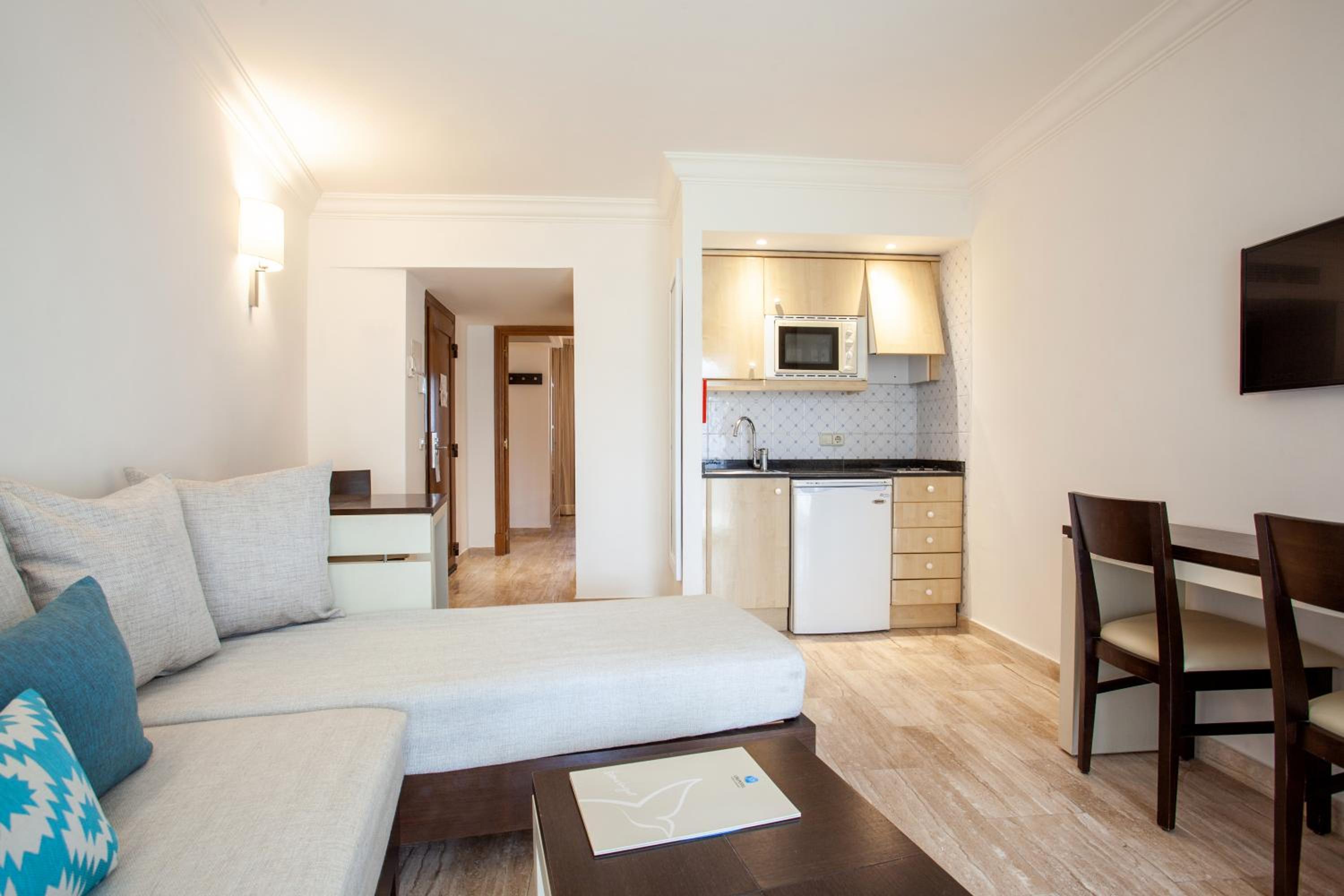 Apartamento de una habitación con vista al jardín (2 adultos)