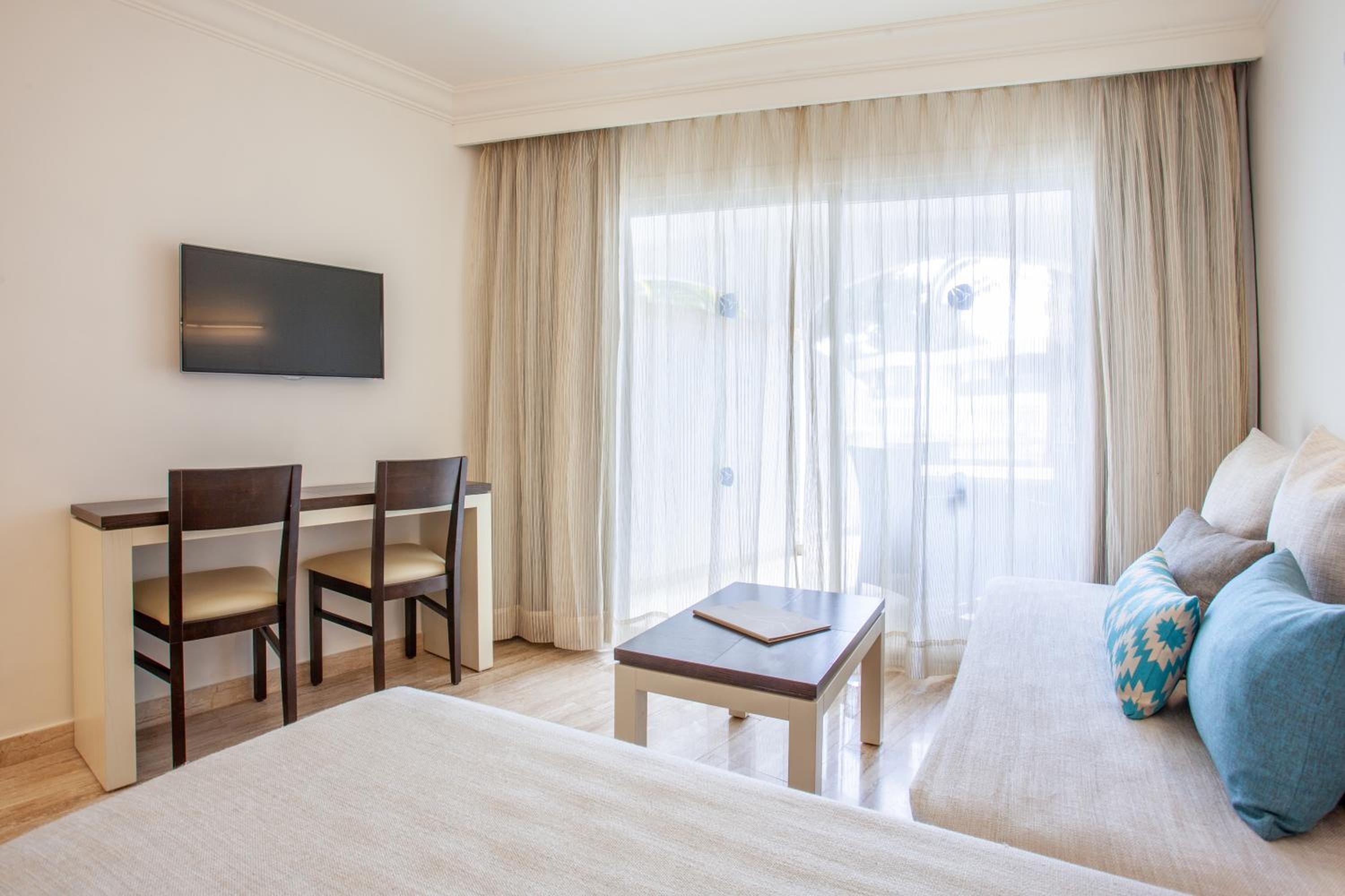 One-Bedroom Apartment with Garden View (2 Adults + 1 Child) photo 3