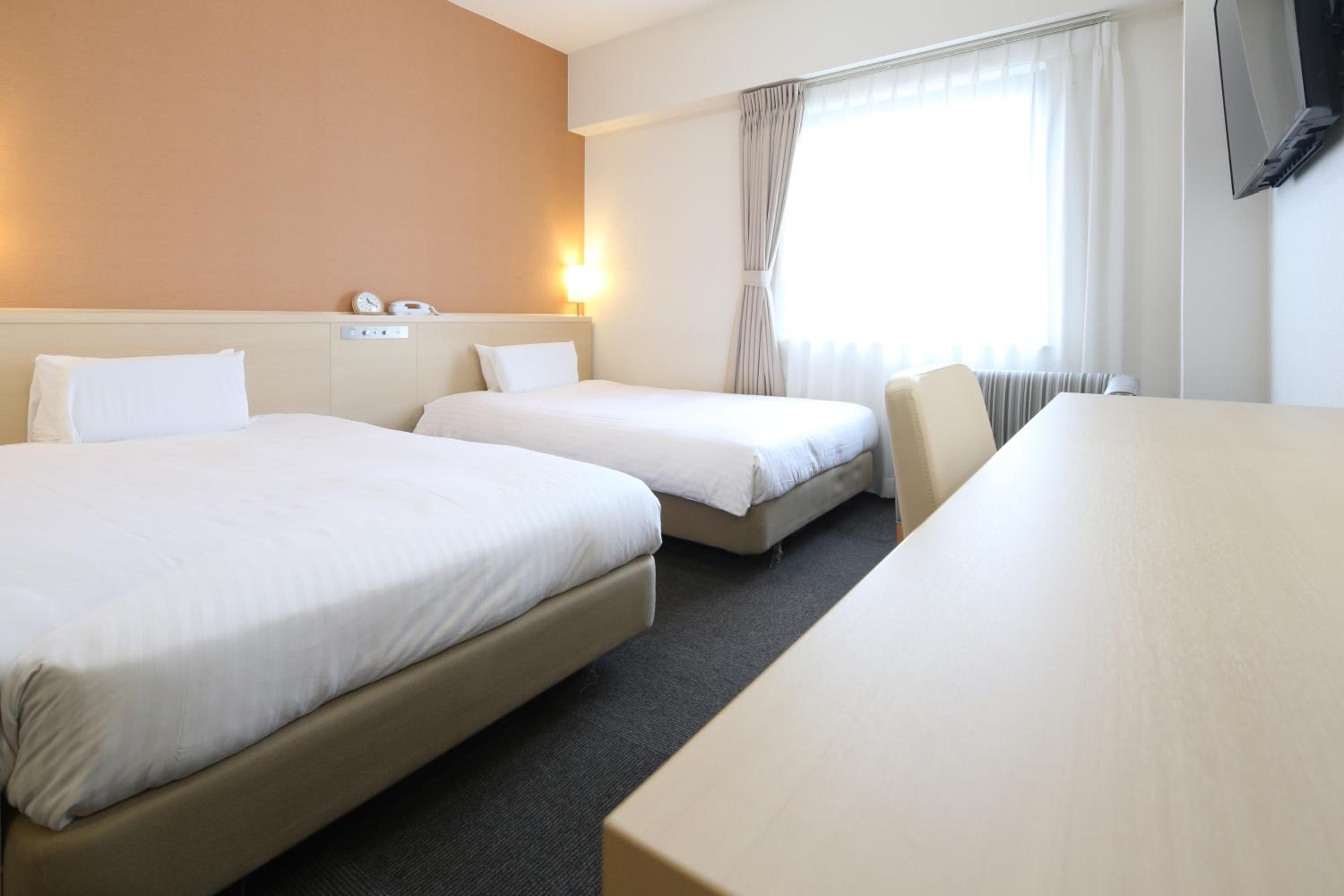 Twin Room - Non-Smoking - Photo 1
