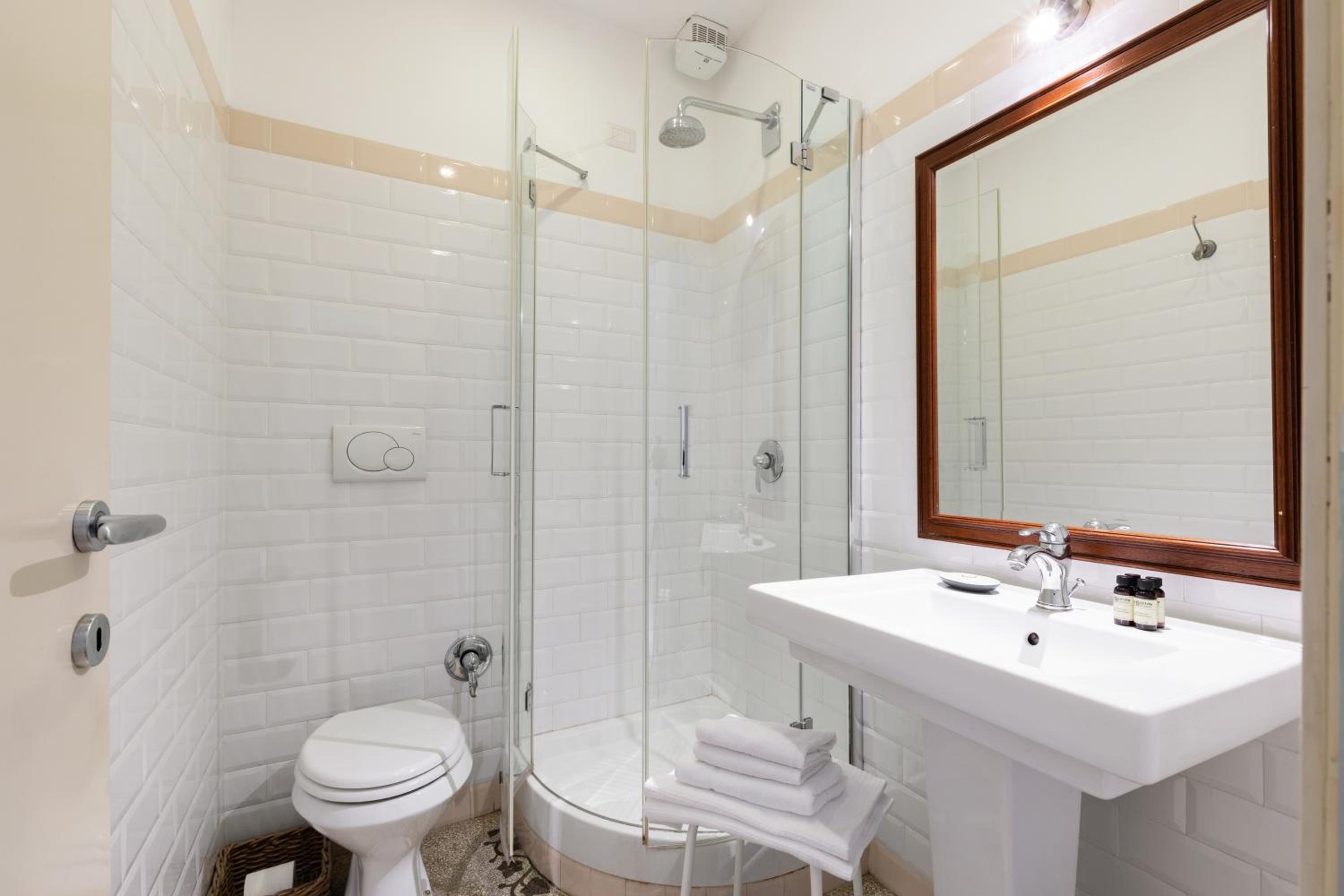 Double or Twin Room photo 2