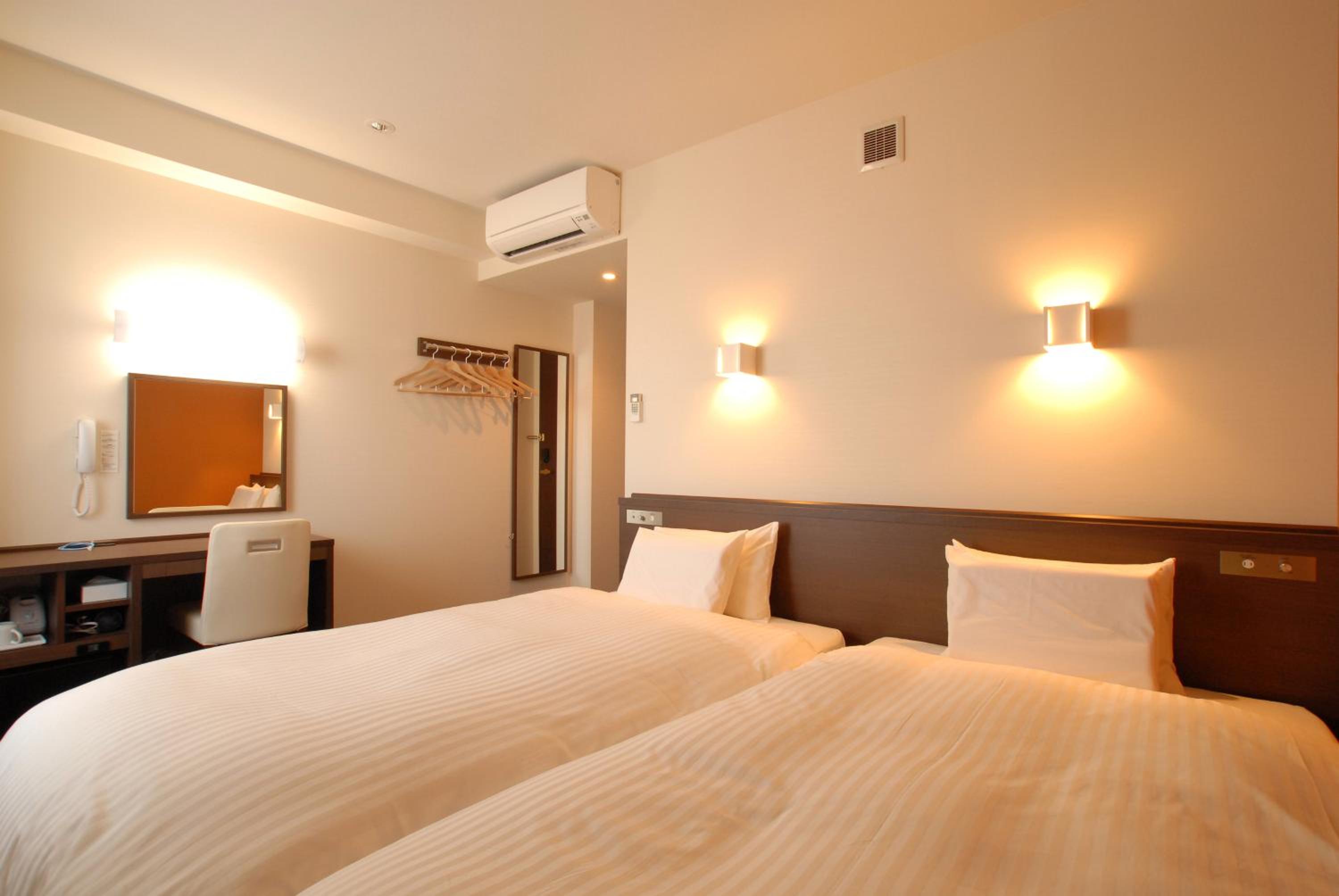Twin Room - Non-Smoking
